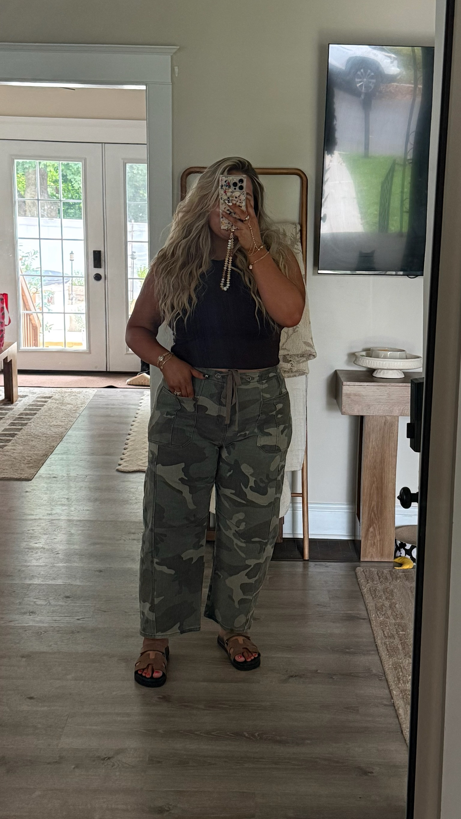 OOTD! Obsessed with these camo pants from Wild Oak Boutique!

XL TOP
1 X PANTS

#LTKootd