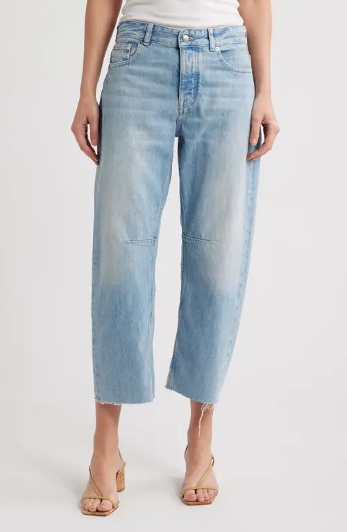 Madewell The Petite Darted Barrel Leg Jeans in Edmonson Wash at Nordstrom, Size 32P | Nordstrom