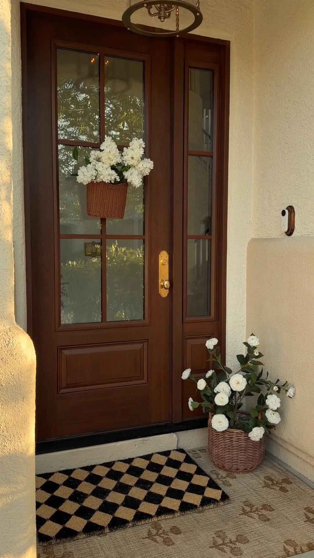 I know we’ve all seen this decor combo before, but there’s something so special about reusing it all to decorate the front porch of the first home we own 🌼🪴

#frontporchdecor #outdoordecor #porchdecor #homedecor #homestyle #porch #hangingbasket #wreathalternative #doormat #doorrug #porchrug #fauxflowers

#LTKSeasonal #LTKHome #LTKSaleAlert