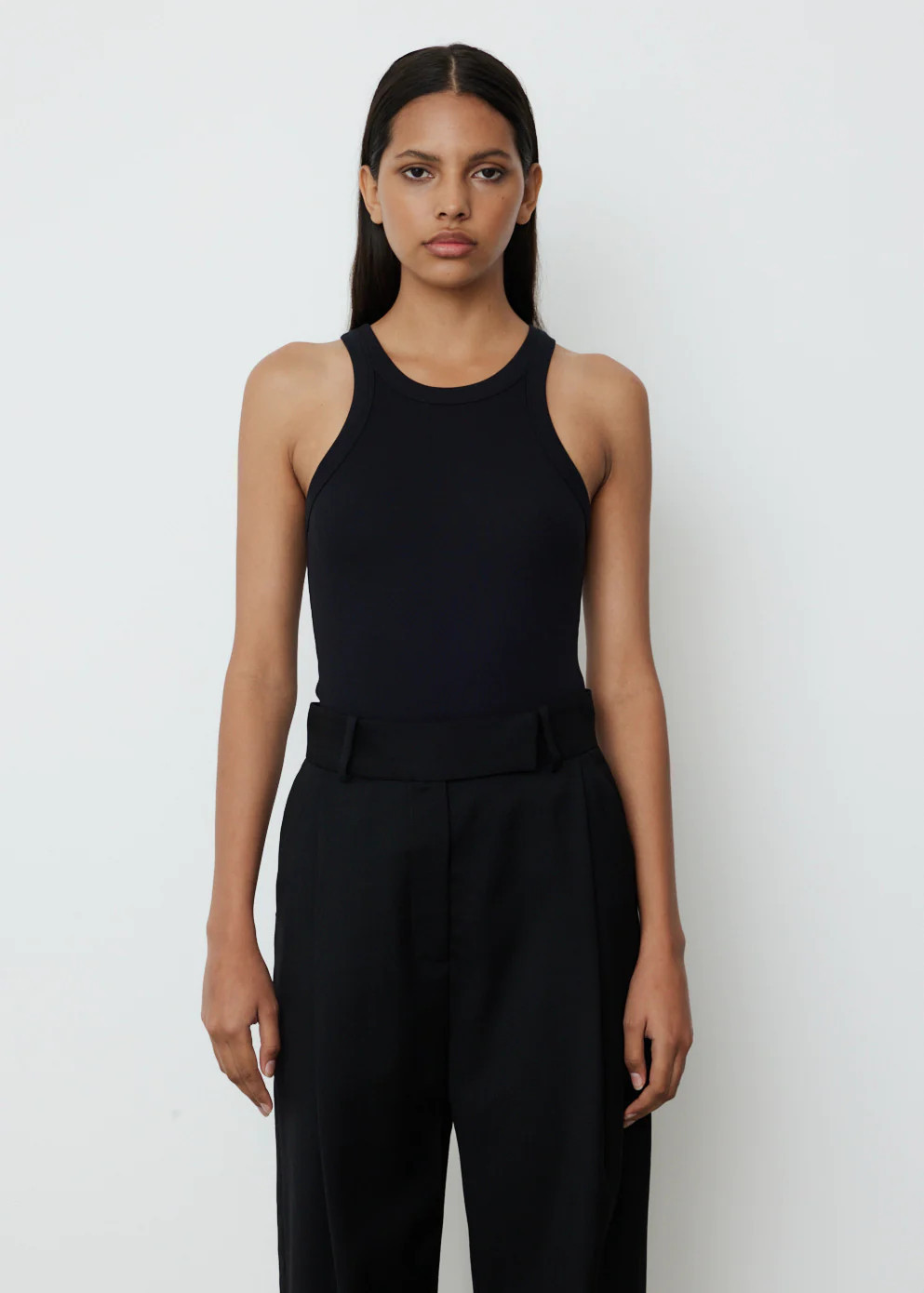 Curved Rib Tank | Incu