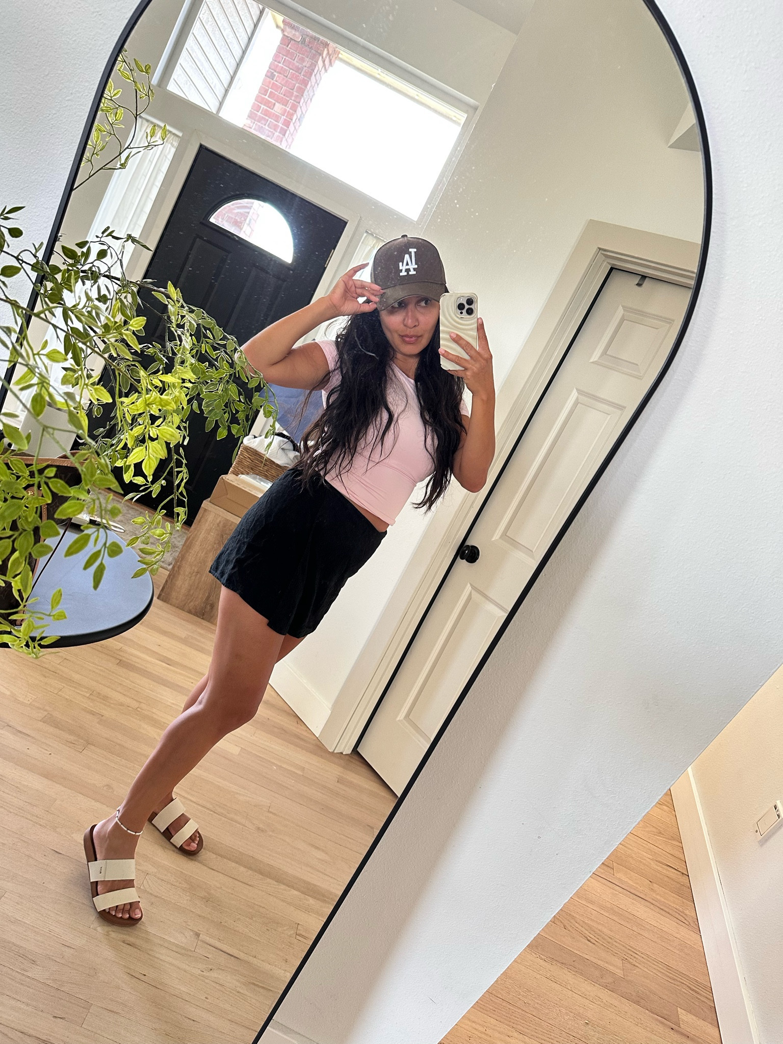 Linen blend skort so comfortable and this skim dupe top snatches me up sooo good!! Reef sandals are soooo comfortable! 