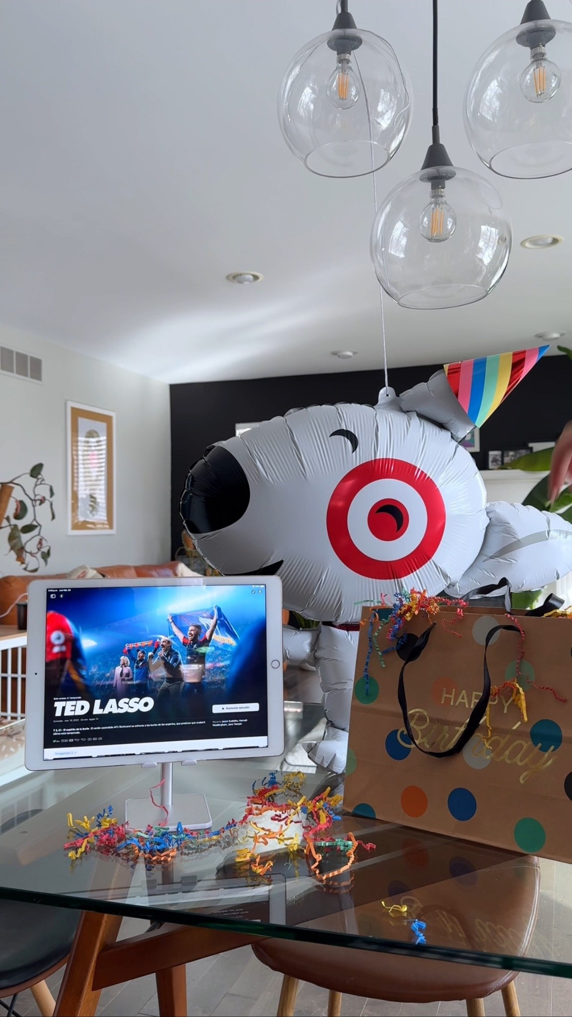 #AD y así ver series favoritas en Apple TV.
En @Target encuentras Apple Gift Card desde $15 hasta $200 o en Target.com hasta $500
#target #targetpartner #liketkit #regalosperfectos #regalosparatodos