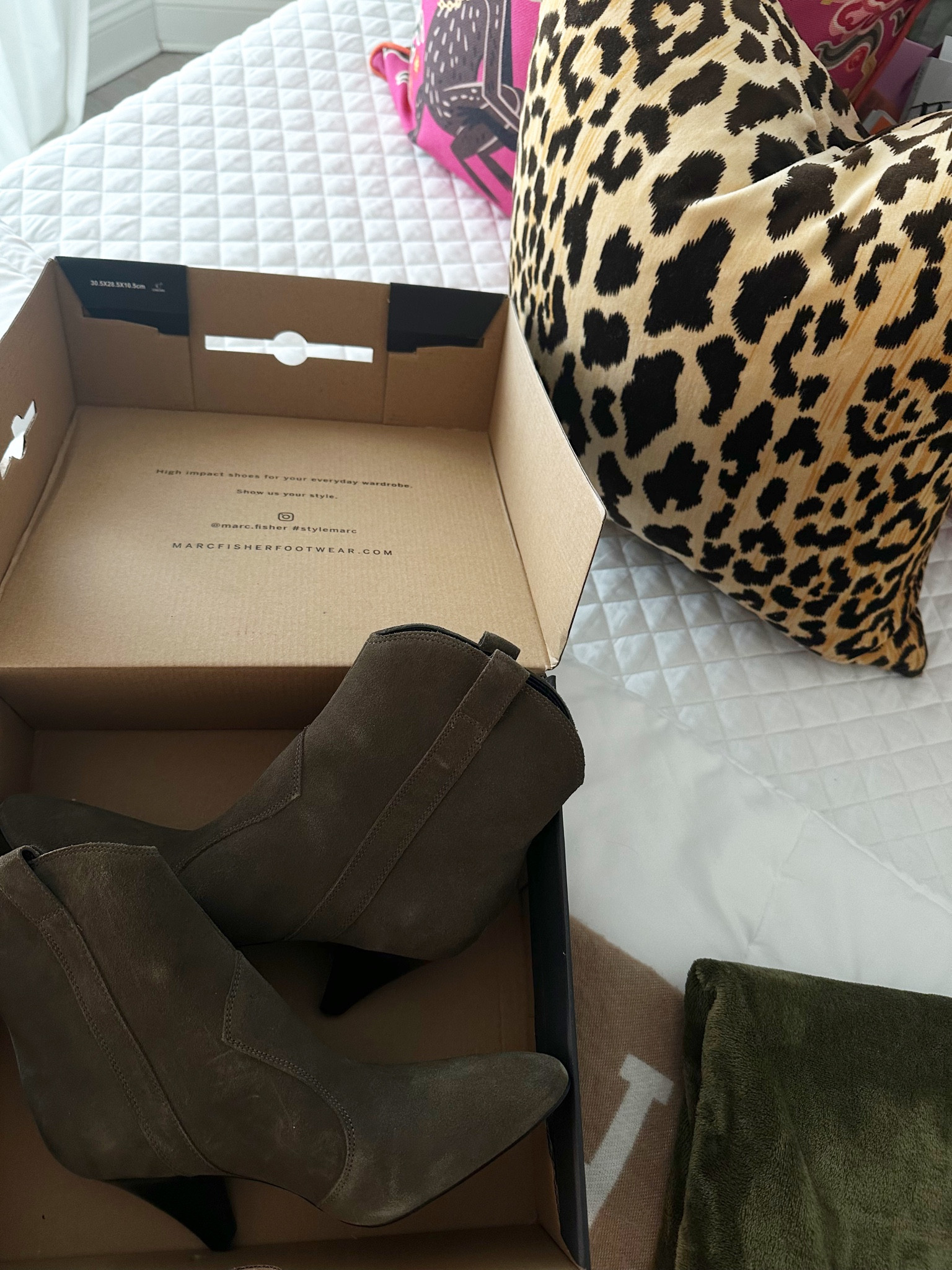 My newest addition to my fall shoes🫒

They also look like Isabel Marant but 20% of the price!!! 