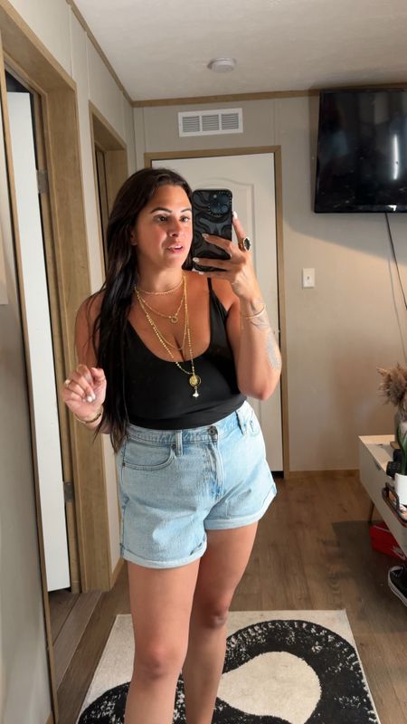 Reoria is always a hit and this bodysuit is no exception! 

Summer outfit
Black bodysuit 
Jean shorts 
Jeans 
Shorts 

#LTKVideo #LTKFindsUnder100 #LTKMidsize