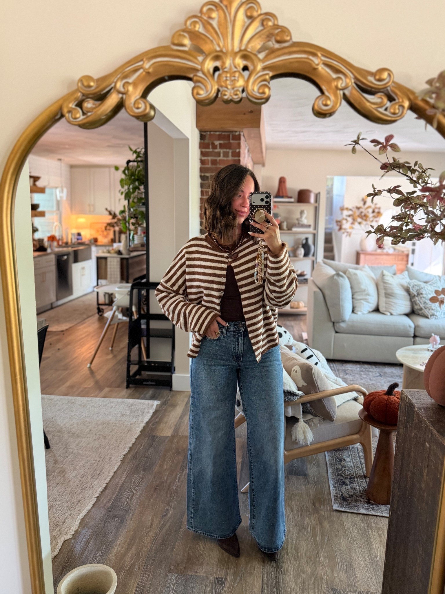 #AD // So thankful to be partnering with @levis and @target today!! The best jeans and I’ll leave the info below for all three pairs! 🤎🍂🤎

•728 High-Rise Wide Leg Jeans in size 29, wash is Sweet Success
•501 Curve Jeans in size 30, wash is Mild Salsa
•Cinch Barrel Jeans in size 29, wash is Cloudy Travertine 

#TargetPartner #Target #liveinlevis 

#LTKFindsUnder100 #LTKHalloween