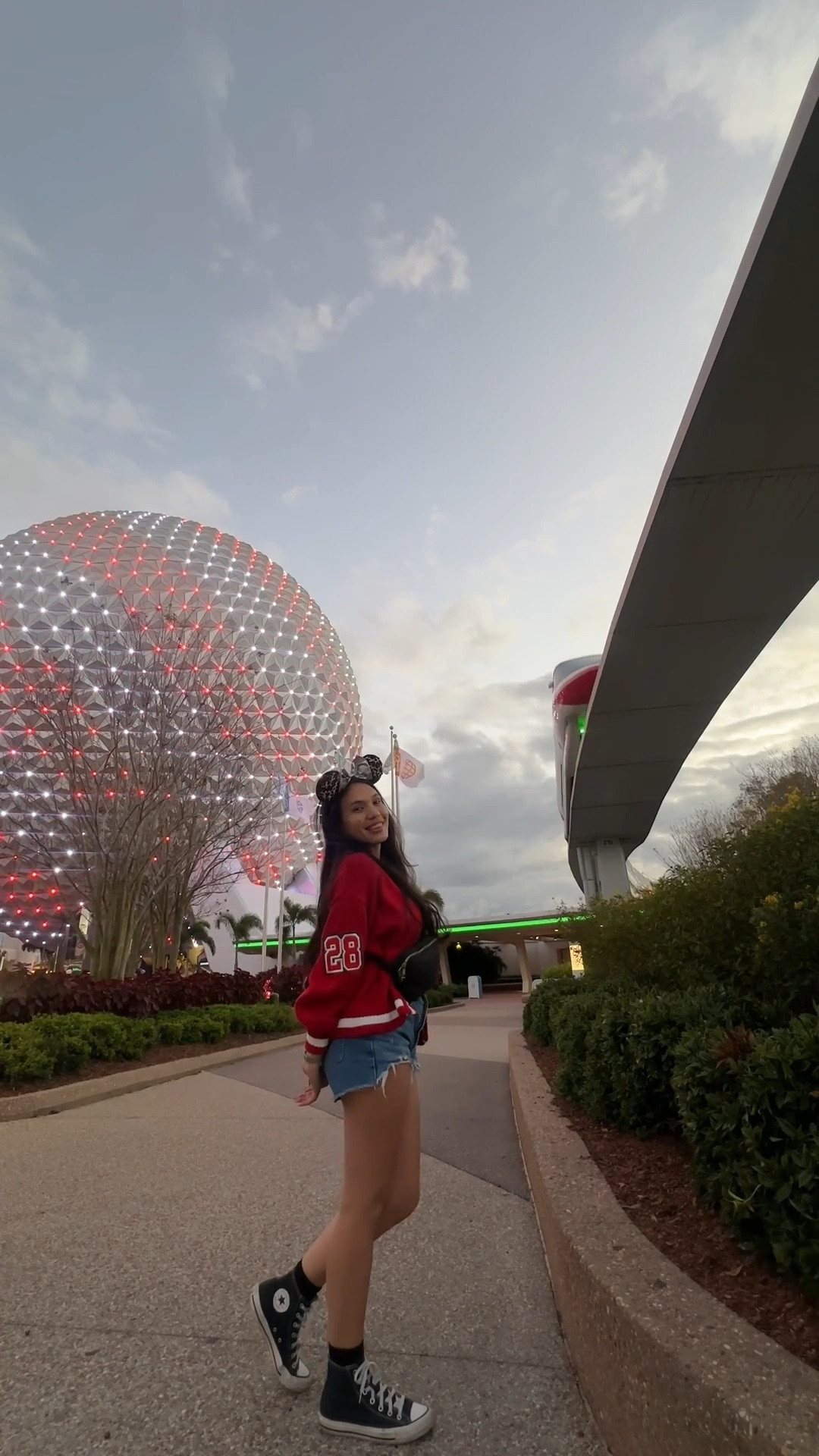 There goes the monorail✨
Christmas at Disney, you were magical but I'm ready for 2026 — and yes, the music I'm dancing to was playing in real life.
#EPCOT #DisneyWorld #MonorailMoment #DisneyMagic

#LTKdayinmylife #LTKTravel #LTKHoliday