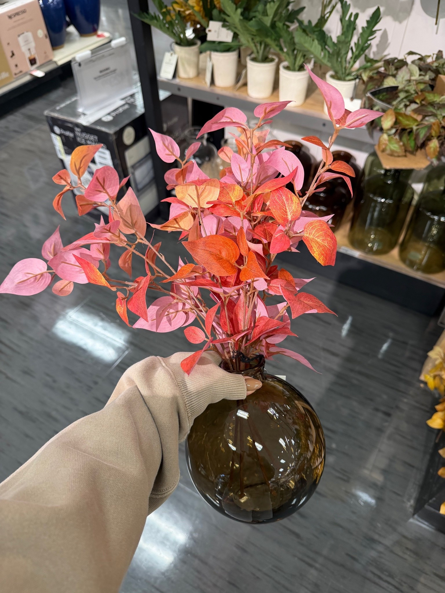 The red stems with the brown glass vase > 🤎

#LTKdayinmylife #LTKSeasonal #LTKHome