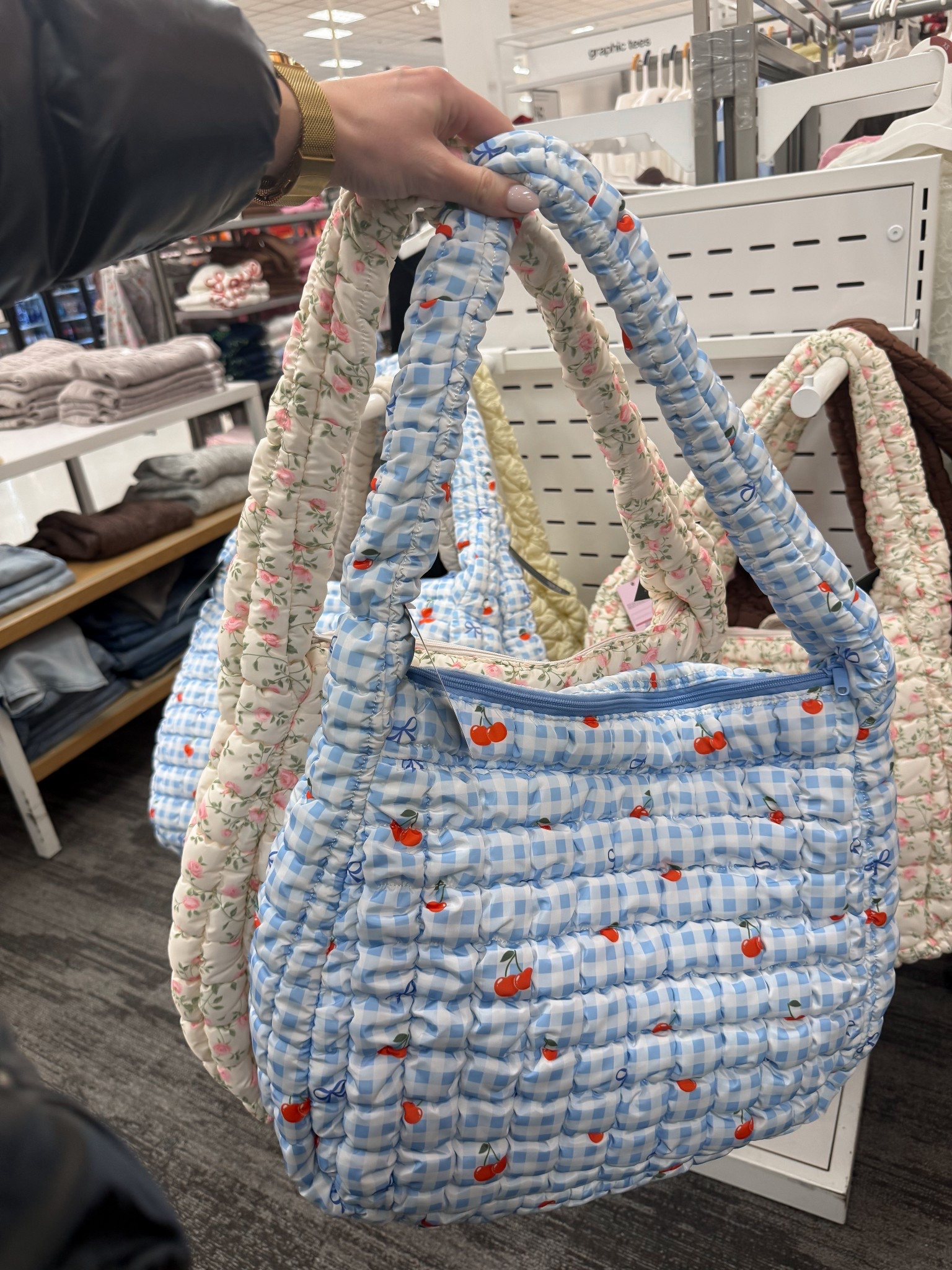 I have this bag in a few solid colors! The prints are so cute. Target style 

#LTKSeasonal #LTKootd