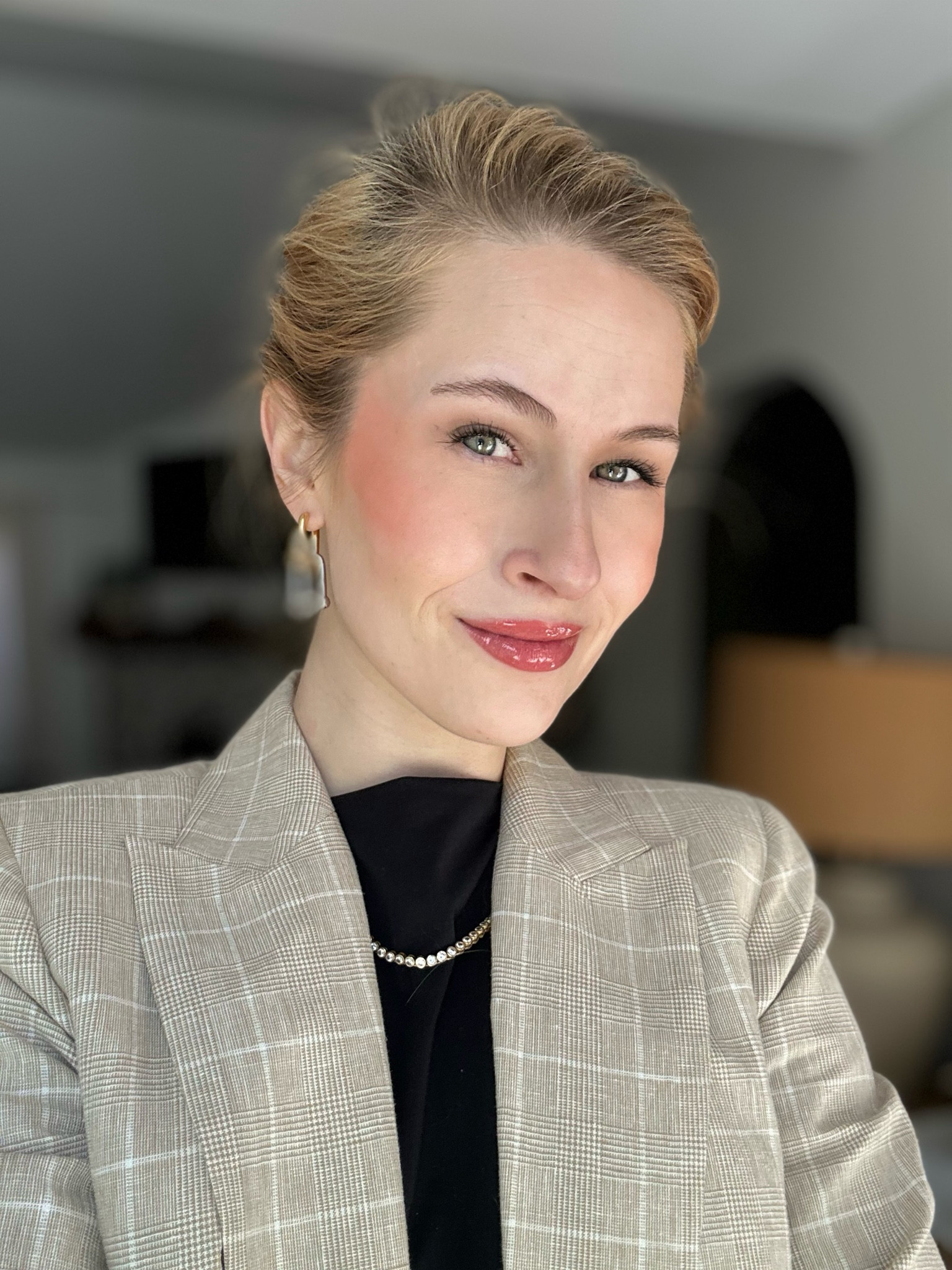 Todays face and my go-to makeup lately while I’m not as up to date on my self tanning rituals 

Fall makeup | blush | pale girl makeup | pink lips 

#LTKBeauty #LTKFindsUnder50 #LTKHoliday