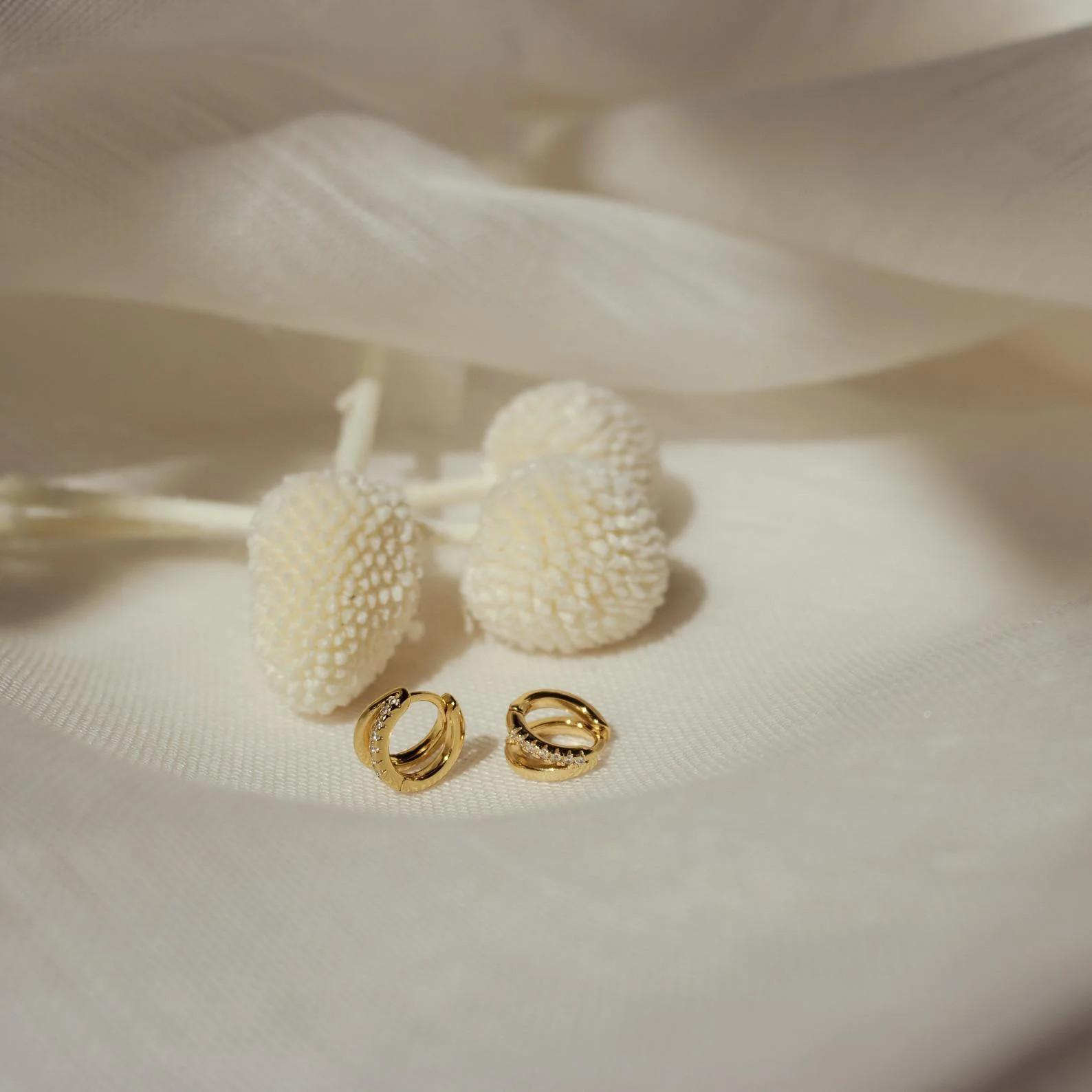 Amelia Duo Huggies | Caitlyn Minimalist