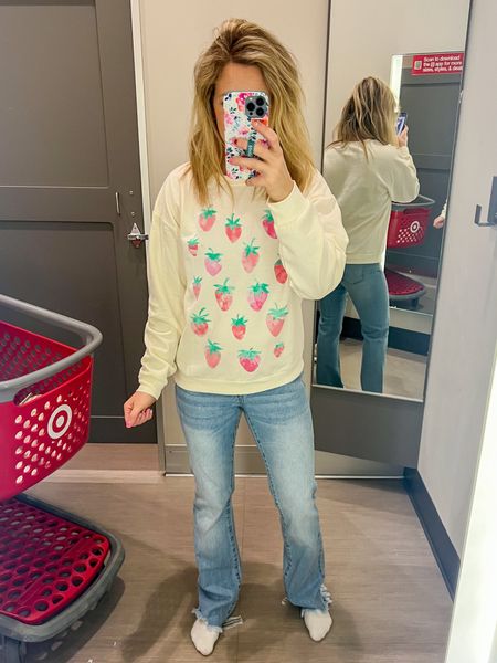 Target Haul
Strawberry pullover 
Frayed edge jeans- size up

#LTKfindsunder50