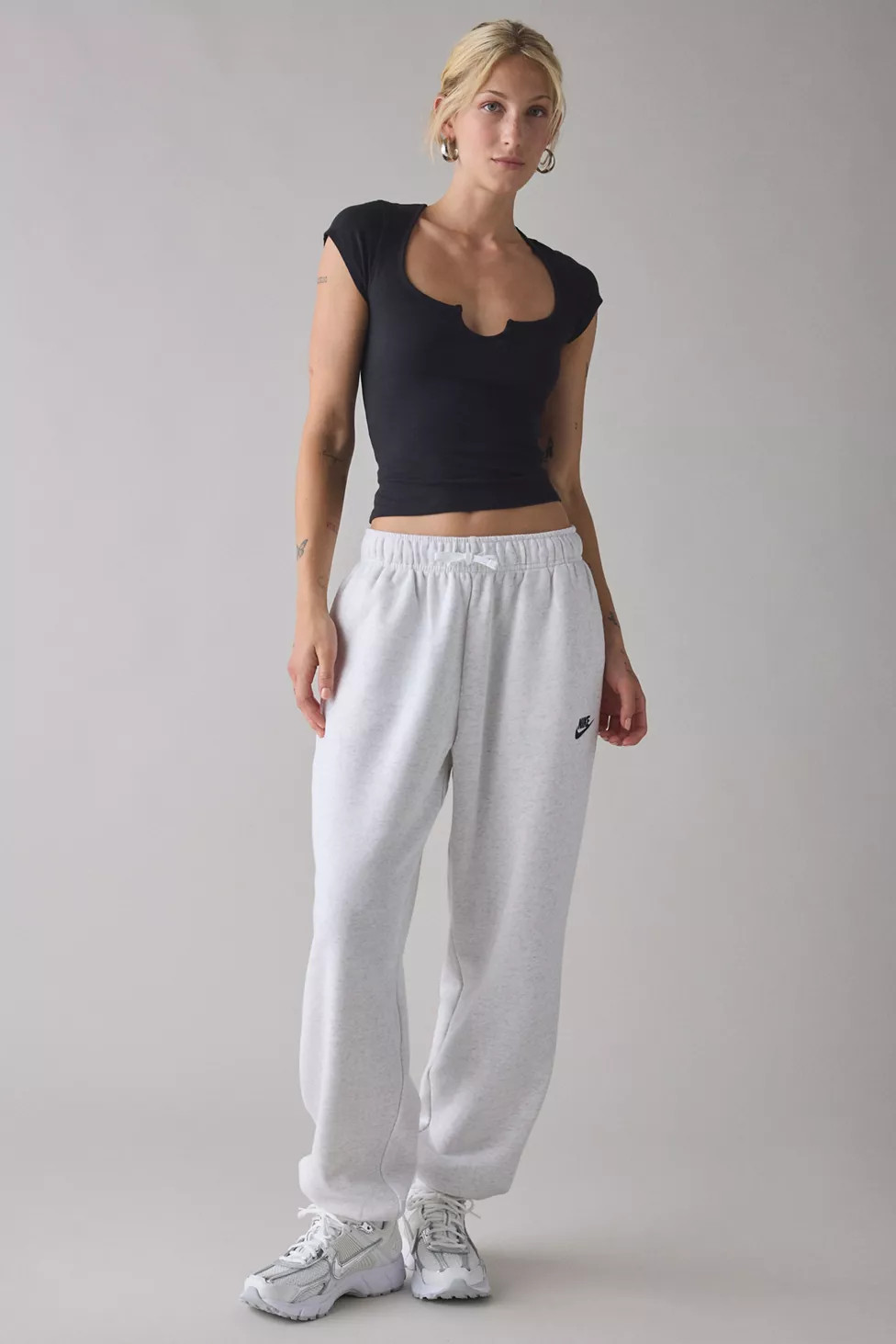 Nike Sportswear Club Fleece Mid-Rise Oversized Sweatpant | Urban Outfitters (US and RoW)