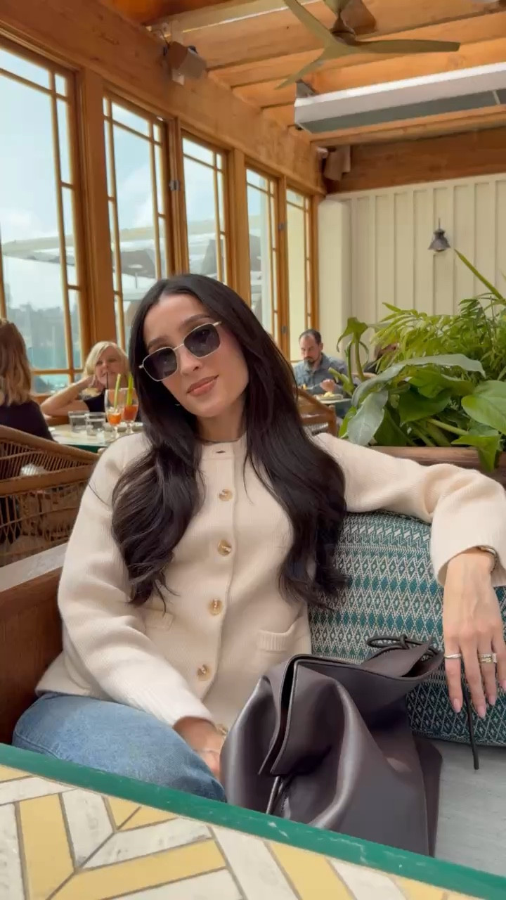 Love this cardigan so much. It’s such a soft knit (maybe the softest I own!) and not itchy at all. Looks more expensive than it is! Wearing XS. 

#LTKItBag #LTKStyleTip #LTKWorkwear