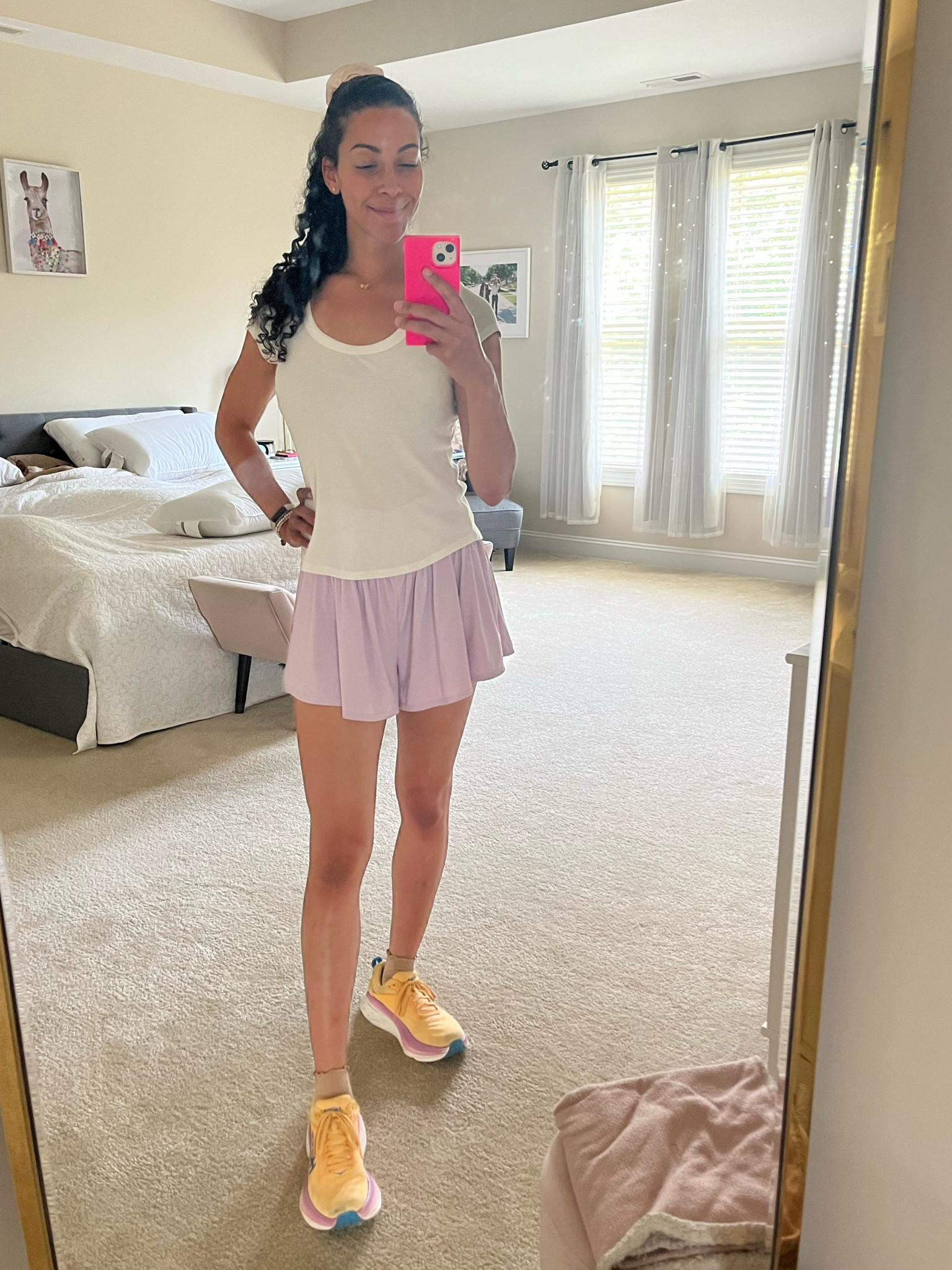 The crossover waistband on these shorts is 🤌🏽✨ shout out to parenting in these mid-90s temps!