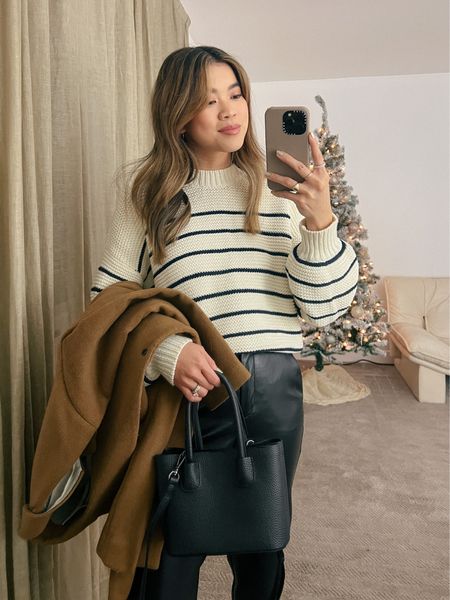 Madewell black and white striped sweater with Abercrombie black leather pants and J. Crew black heels!

Top: XXS/XS
Bottoms: 00/0
Shoes: 6

#winter
#winteroutfits
#winterfashion
#winterstyle
#holiday
#giftsforher
#jcrew
#madewell

#LTKHoliday #LTKstyletip #LTKSeasonal
