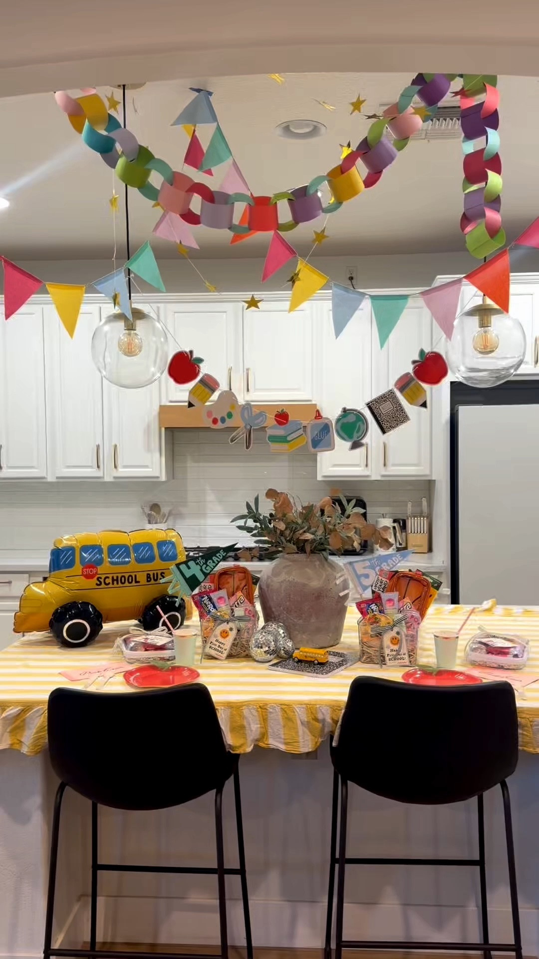 my favorite back-to-school tradition🥹📚✨ making their first morning extra special and creating memories they’ll hopefully always remember💙

#backtoschool #backtoschooltradition #boymom #makingmemories #momlife

#LTKKids #LTKdayinmylife #LTKmomlife