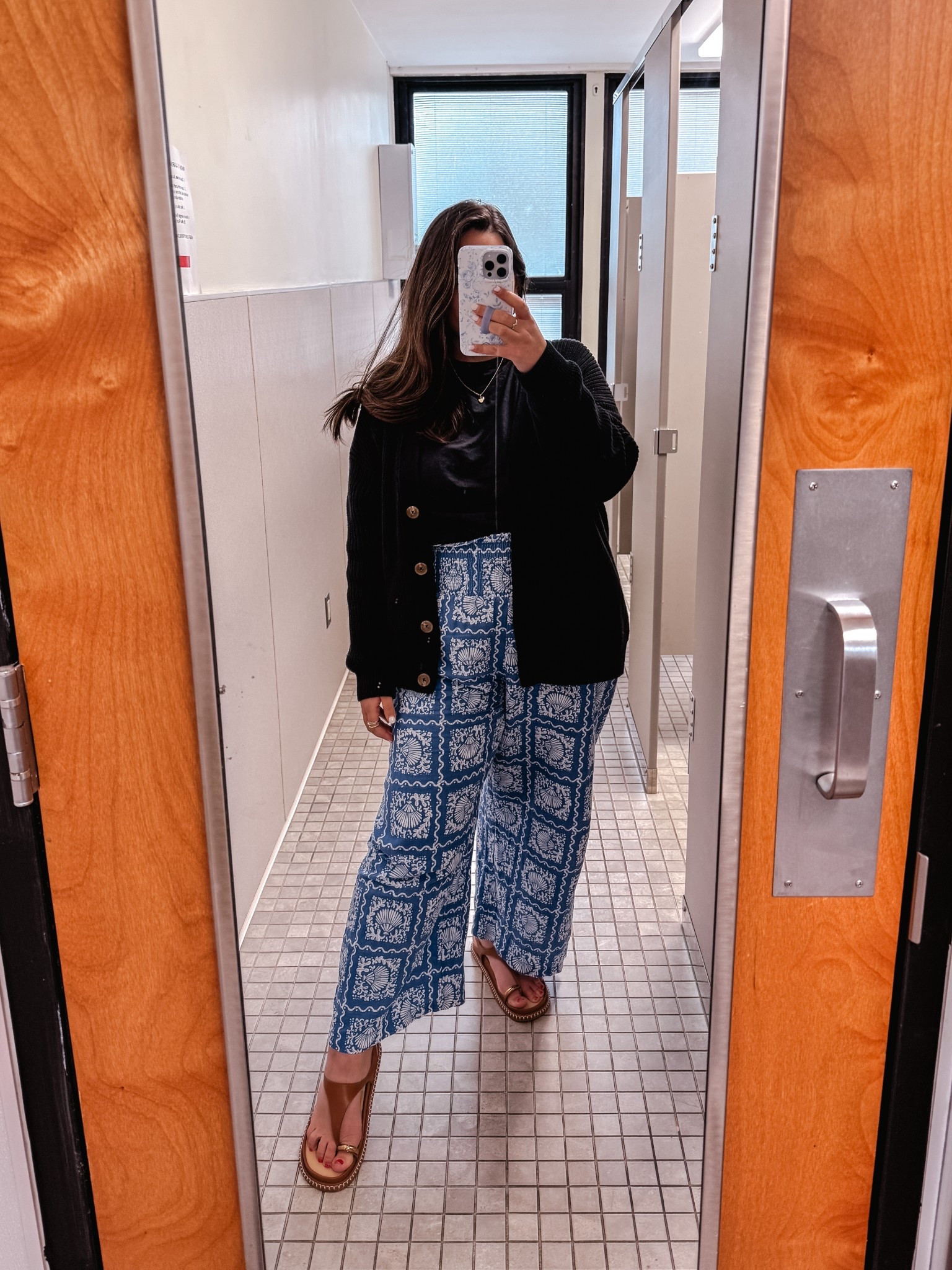 Teacher ootd 🖤

#LTKMidsize #LTKSeasonal #LTKStyleTip