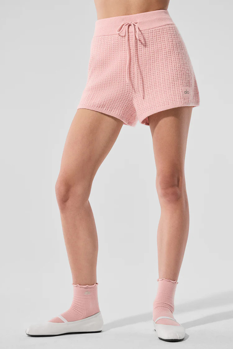 Cashmere High-Waist Plush Waffle Short | Alo Yoga (US)