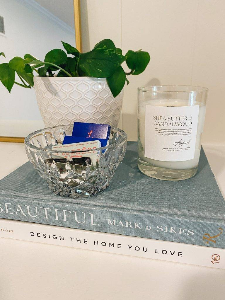 Styling shelves in your home is something that you want to look and feel effortless. But in reality, there is definitely a method behind achieving that look and feel. Learn my go-to process on the blog (link in bio!)

#homestyling #homedesign #shelfstyling #shelfdecor #shelfdecorideas  #shelfstylingideas

#LTKHome
