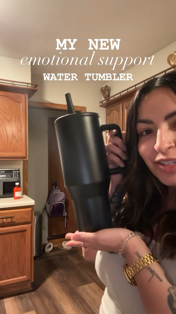 MY NEW EMOTIONAL SUPPORT CUP FROM HYDROJUG