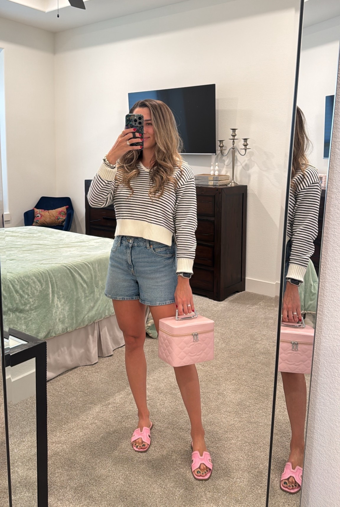 This black and white striped sweater with a fun collar is perfect for the fall!! Wearing size small and it fits tts. Love her!! Under $26!

#LTKFindsUnder50 #LTKHoliday #LTKSeasonal