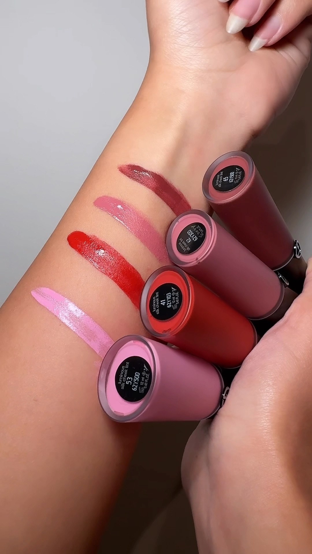 Let’s try @armanibeauty ‘s Luminous Silk Cheek Tint 🖤
.
Shades:
65 - Intense Berry
62 - Delicate Mauve
41 - Flaming Red
53 - Bold Pink
.
🔖 Follow @its.sandyibrahim for more
.
🔖 Subscribe to my LTK for more

#LTKBeauty #LTKVideo #LTKGiftGuide