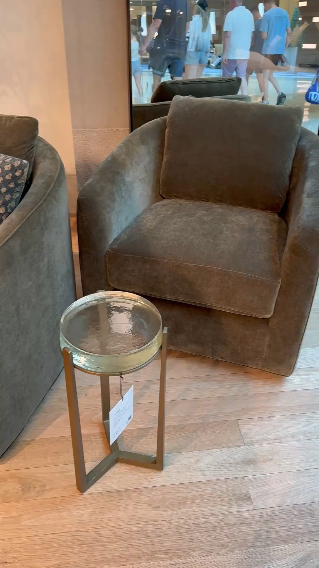 Home decor, swivel chair on sale, living room decor

#LTKHome #LTKdayinmylife #LTKSeasonal