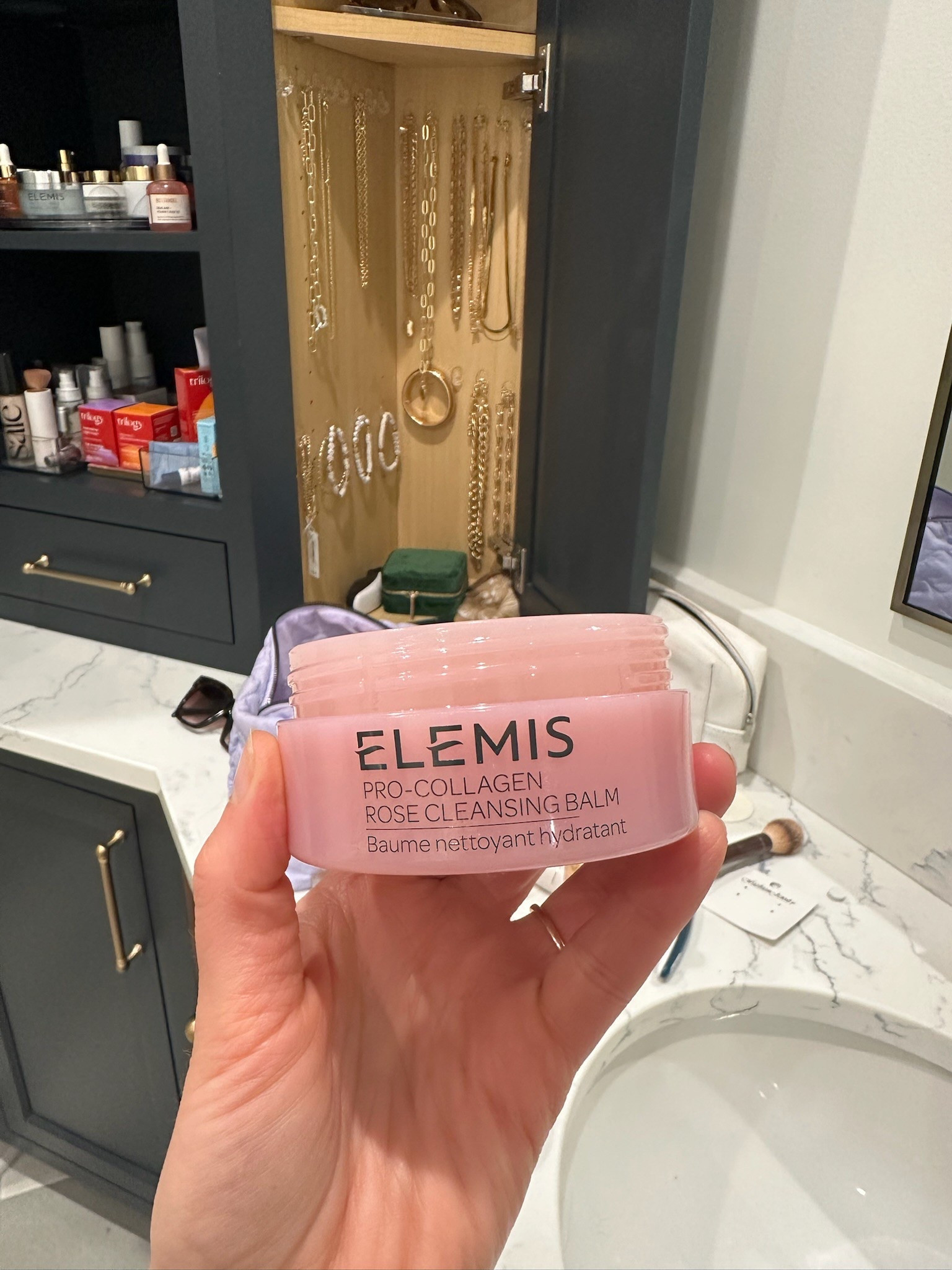 my current favorite cleansing balm! 

elemis | beauty | cleansing balm
