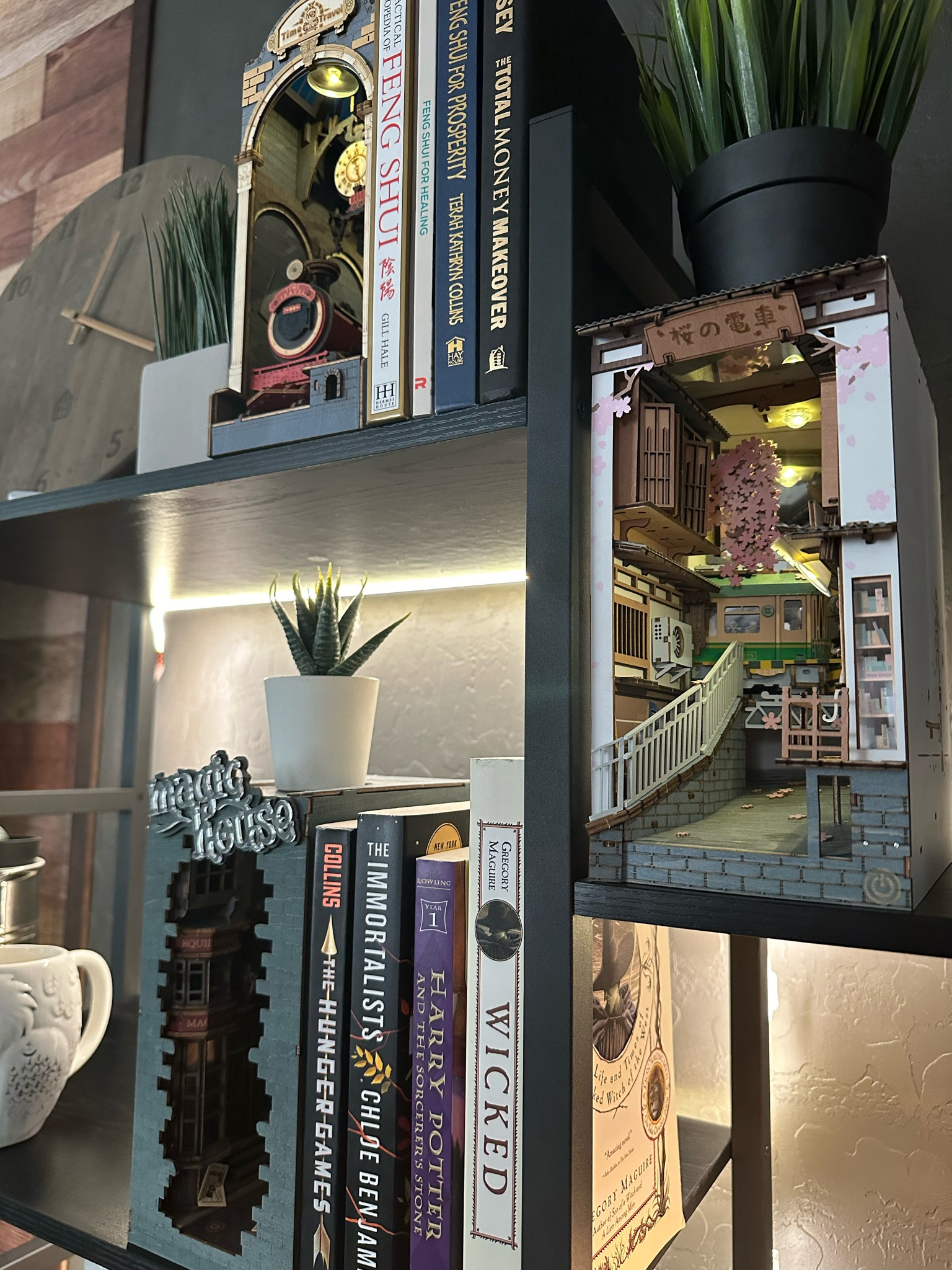 So in love with my book nooks! 😍 I honestly love these better than any shelf decor that doesn’t have any meaning or purpose 🤓

#LTKfindsunder50 #LTKhome