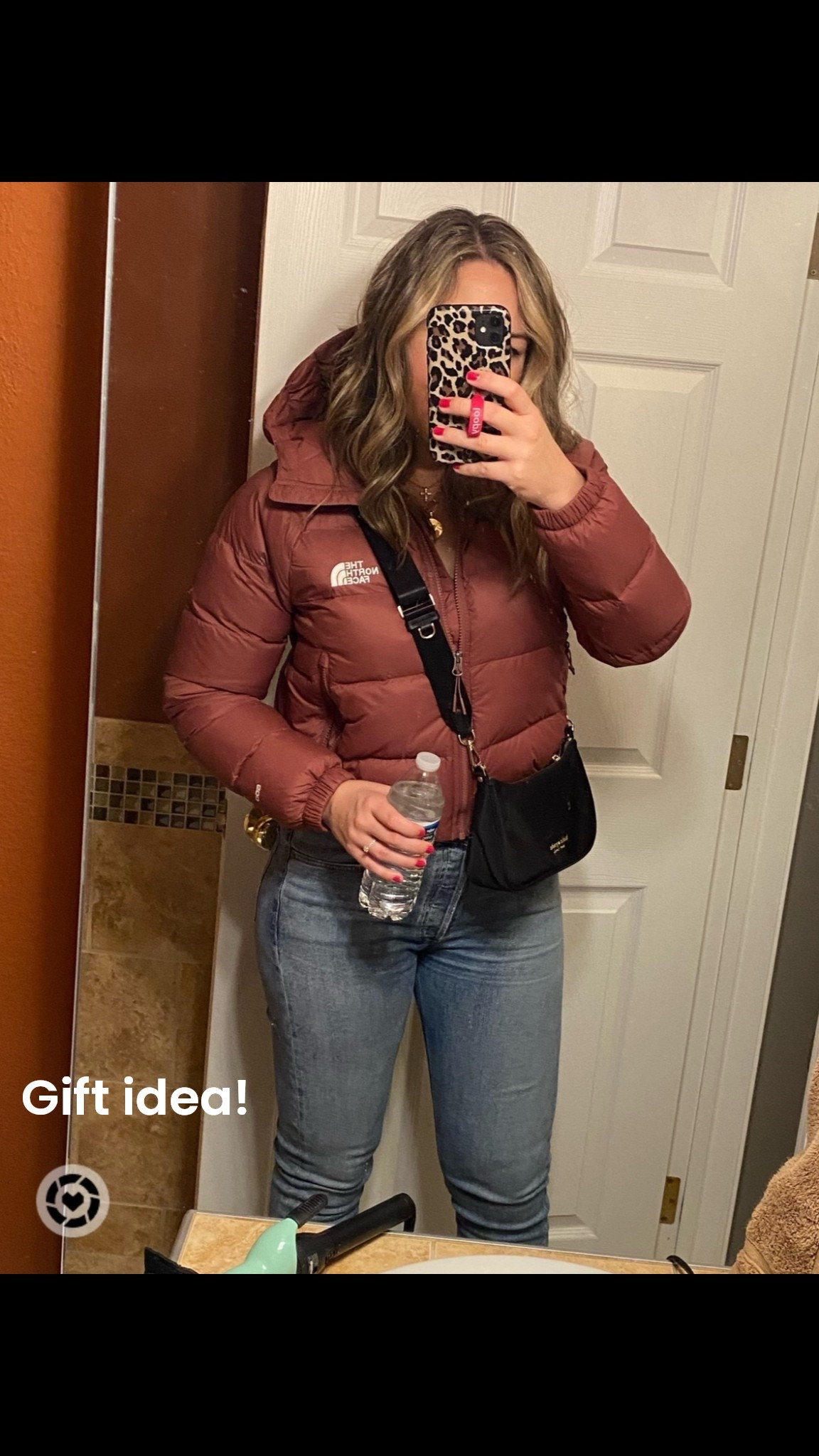 Cozy cropped puffer by The North Face. Perfect gift idea! 

#LTKGiftGuide #LTKHoliday #LTKStyleTip