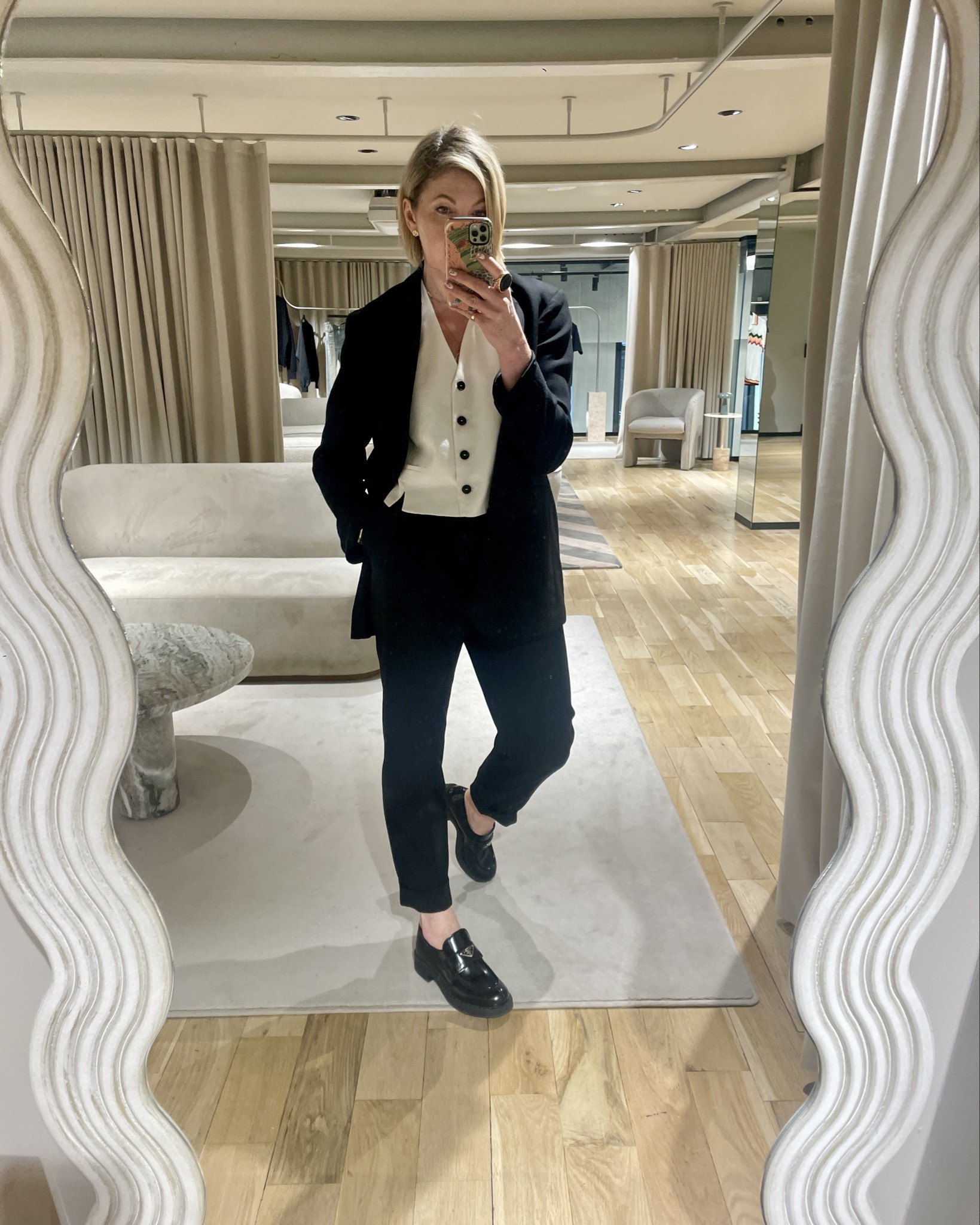 Black and white classic work look….

#LTKsummer #LTKworkwear #LTKshoes