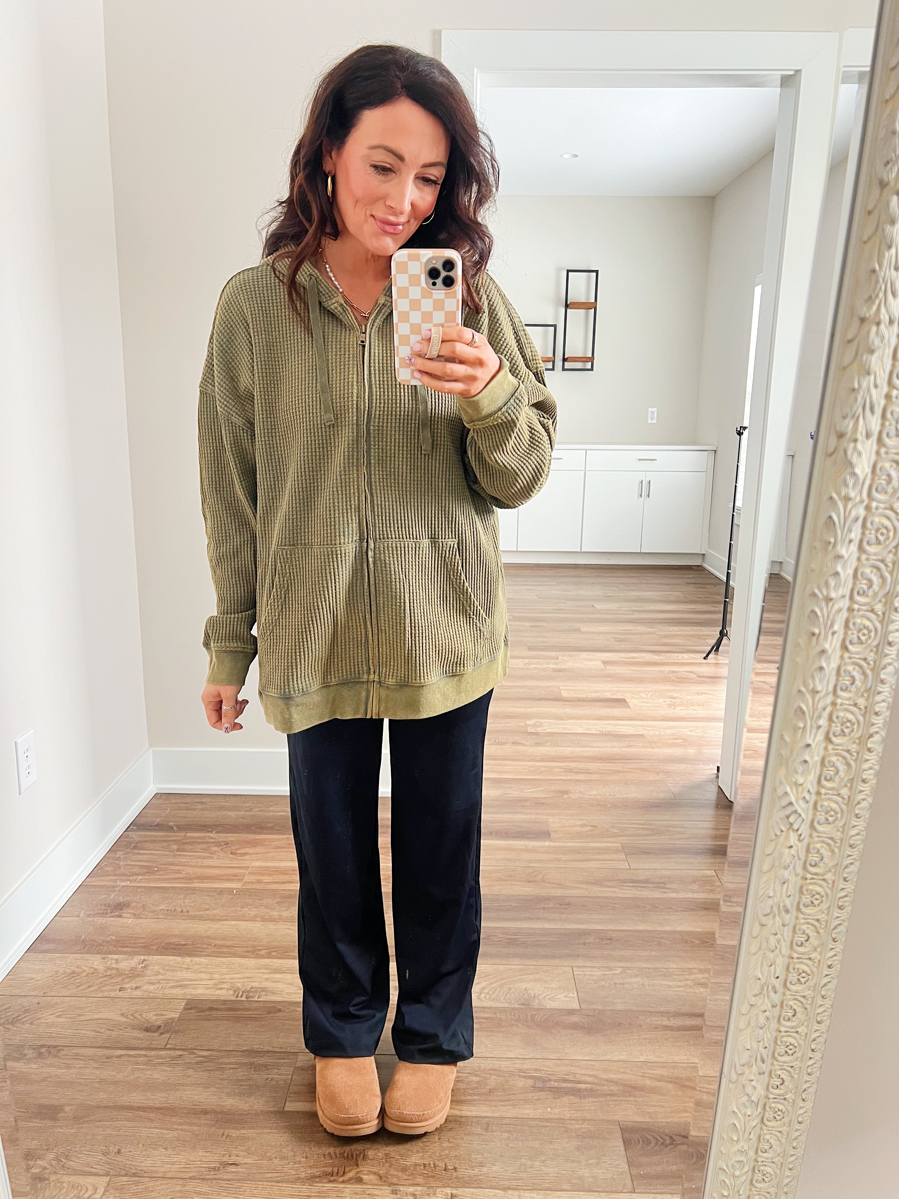 • large top - oversized 
• medium pants 
• Uggs true to size 

#LTKSeasonal #LTKStyleTip #LTKFindsUnder50
