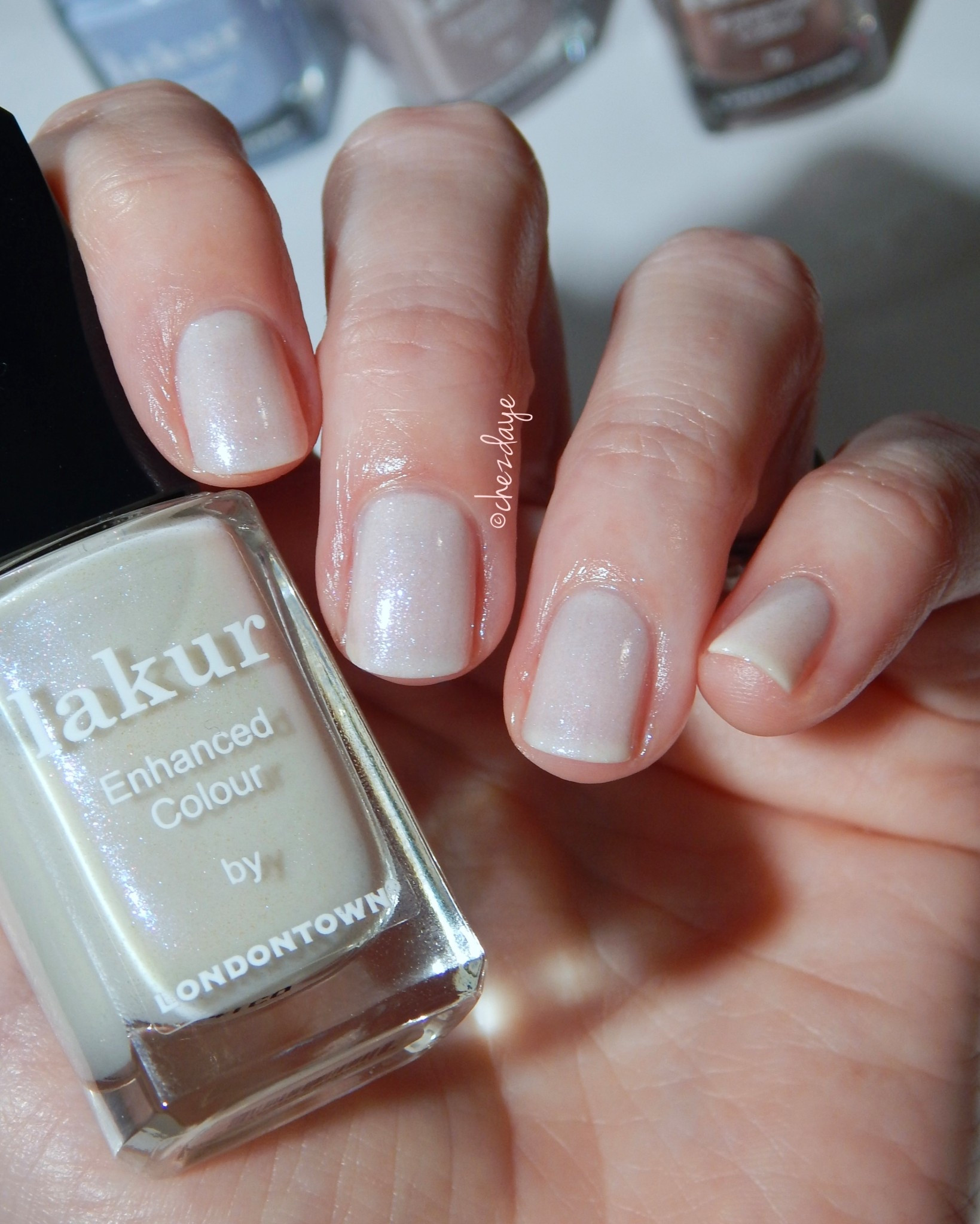 White polishes are so hard in my opinion. The formulas are always a little weird… a little streaky, a little too thin, generally not my favorite. This polish, on the other hand, is beautiful with an easy to apply formula. Very pretty shimmer - just lovely! 🧖🏻‍♀️

• diy nails • nail polish • vacation outfits beach • clean girl nails • minimalist manicures • spring nails • work outfits • spring dresses • date night outfits • diy nails • spring outfits • spring break • resort wear • bubbly ever after •

#LTKdayinmylife #LTKselfcare #LTKBeauty