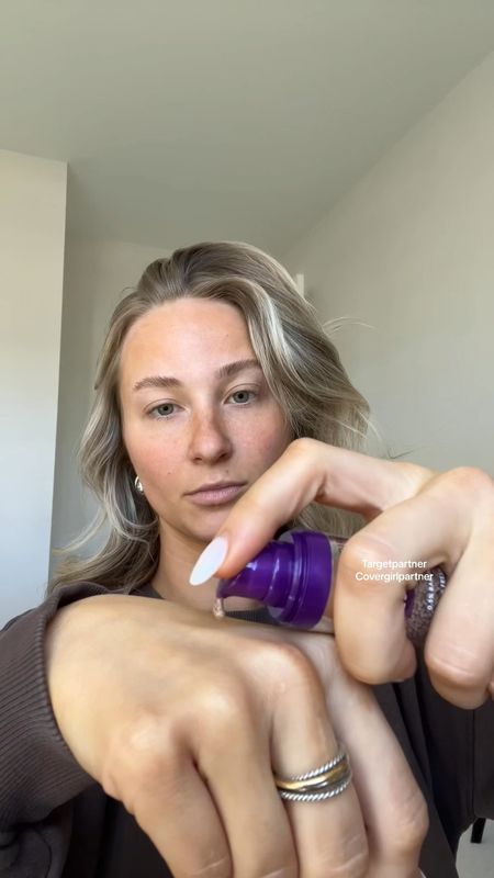 A review of the Covergirl Simply Ageless Skin Perfector Essence from Target !!! @Target @TargetStyle @Covergirl #Target #TargetPartner #covergirlpartner 
#easybreezybeautiful @shop.ltk #liketkit liketk.it/xx