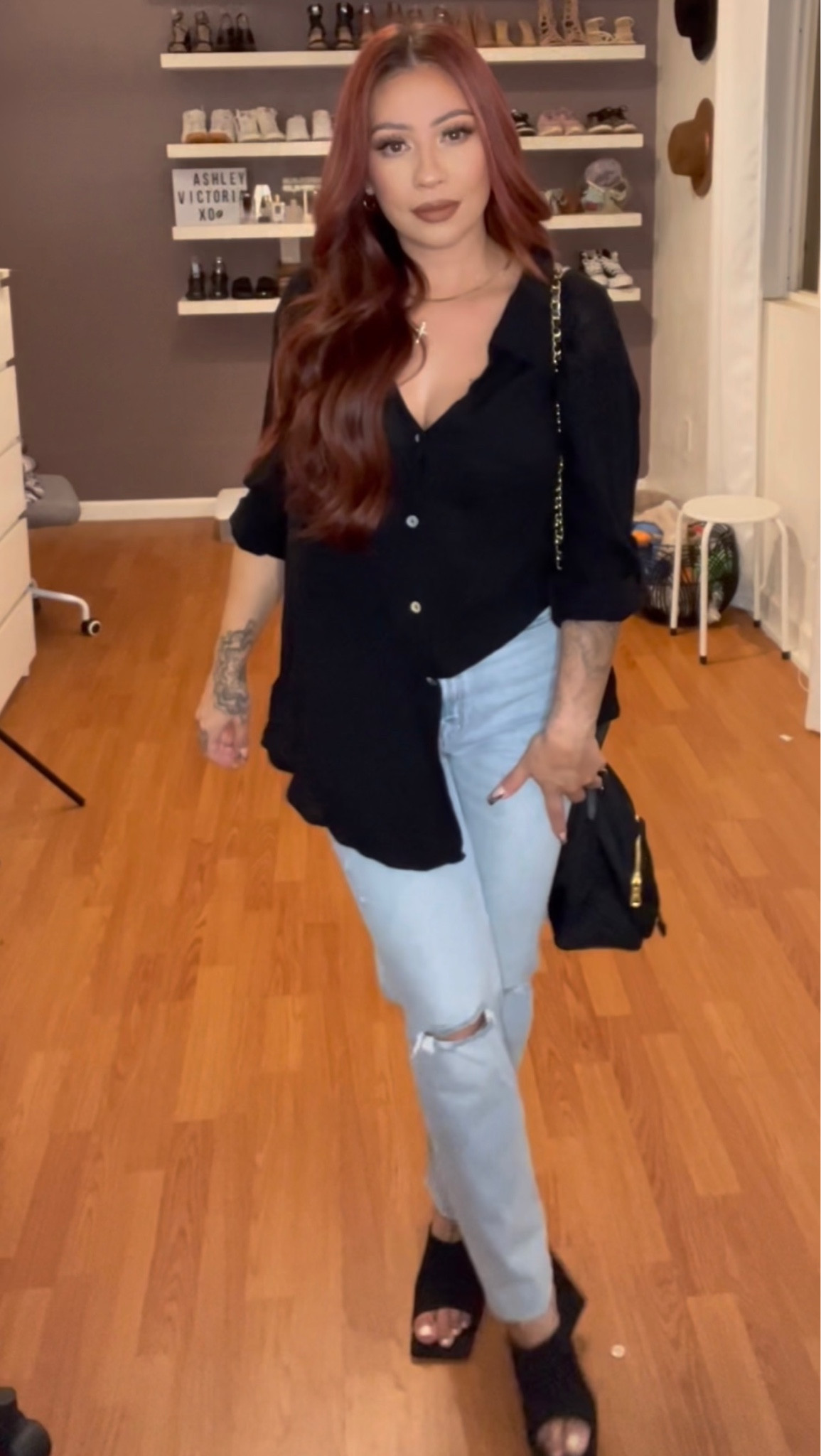 Linen button up is from Jluxelabel. Linked top is similar ❤️