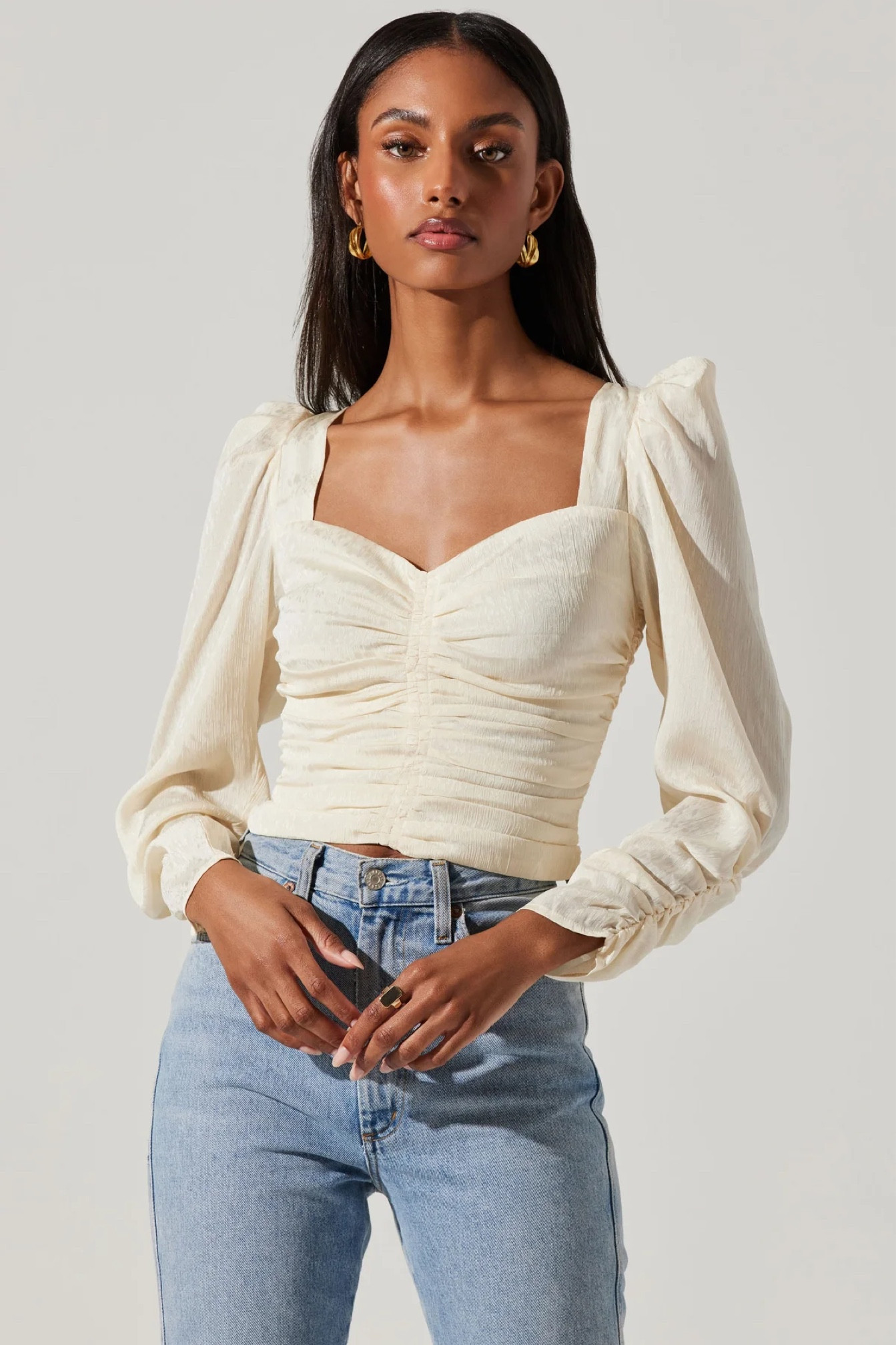 long sleeve puff sleeve top! 

#LTKfindsunder100 #LTKfindsunder50 #LTKsalealert