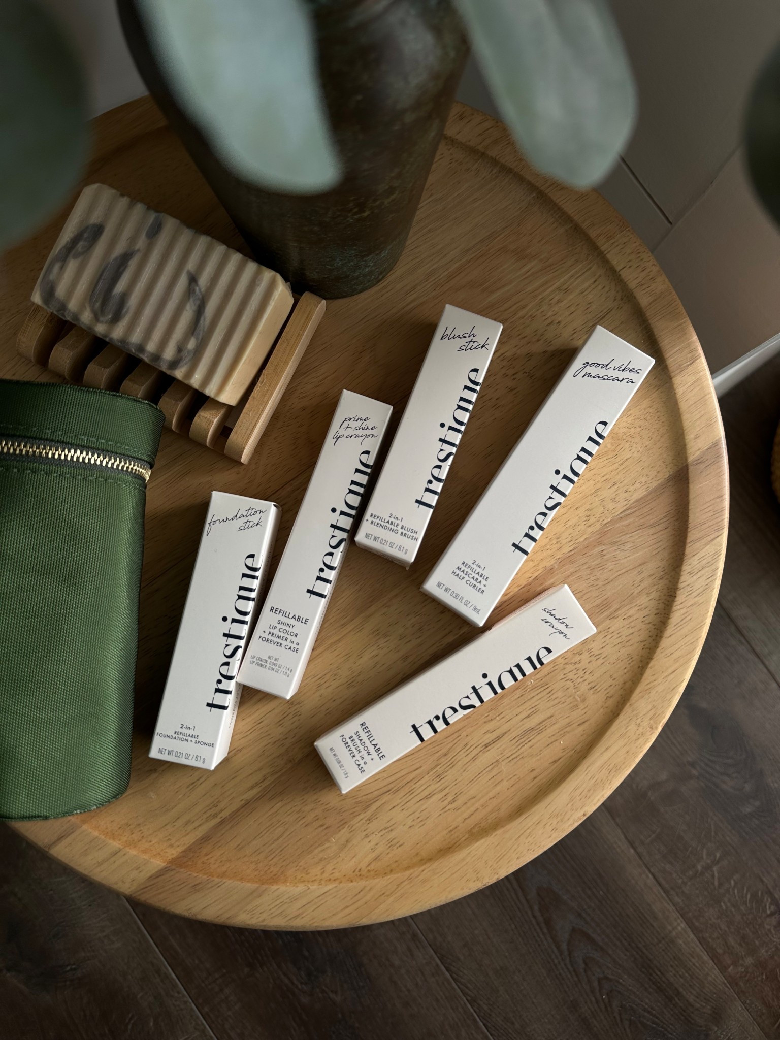 Full face of clean makeup in the cutest travel bag! 



#LTKmomlife #LTKselfcare #LTKGiftGuide