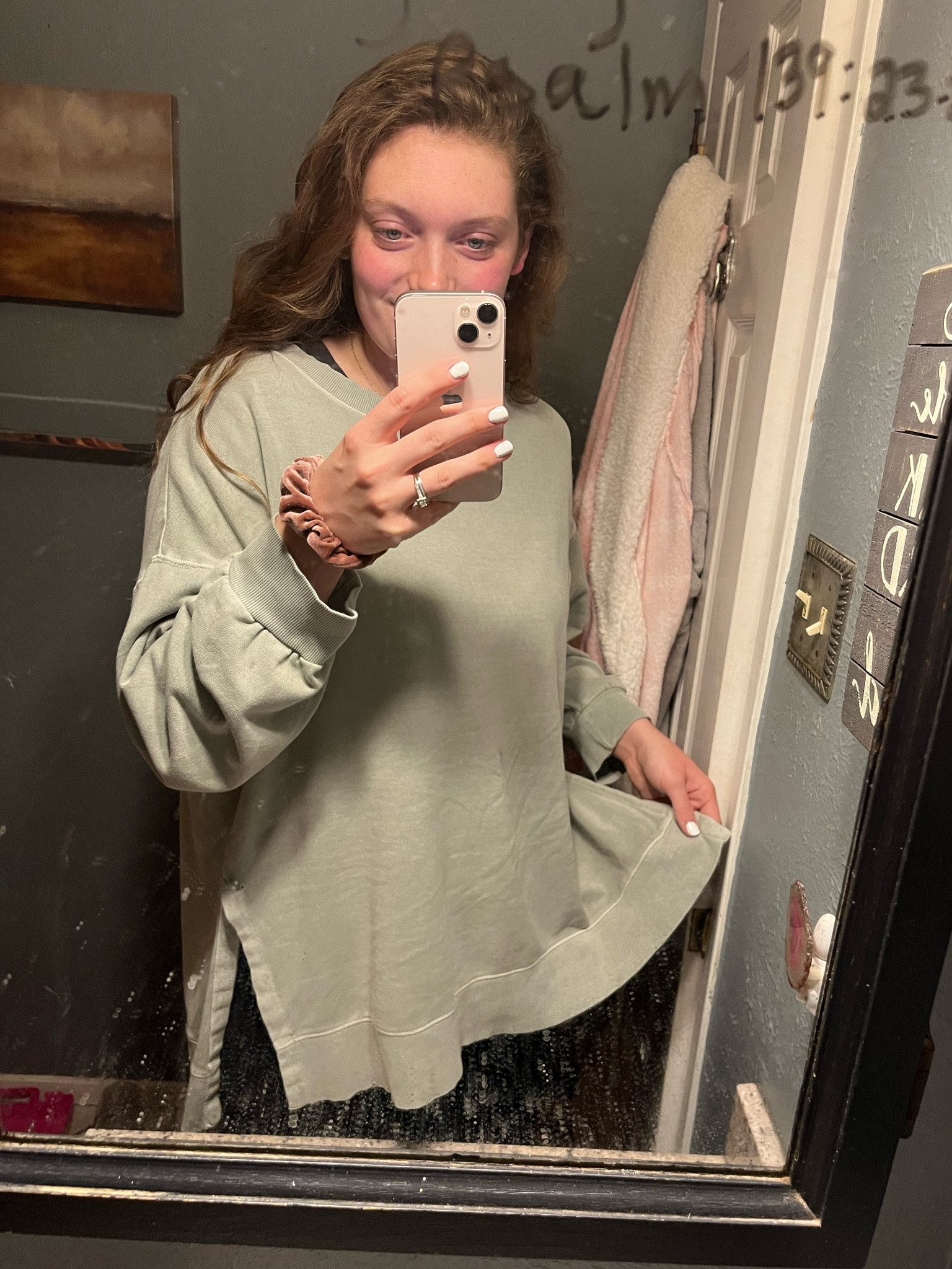 This oversized sweatshirt is last season, but this year's colors are on major sale/clearance right now (some just $14)!! Perfect for errands and everyday mom life. It is seriously my go-to top!
I linked some dupes because this specific color is out of season/out of stock! The linked pink top looks like this one. It’s SO COMFY. 

#momstyle #sportsmom #casualstyle #oldnavy #leggings
#LTKSpringSale 

#LTKSeasonal #LTKsalealert #LTKmidsize #LTKfindsunder50 #LTKstyletip