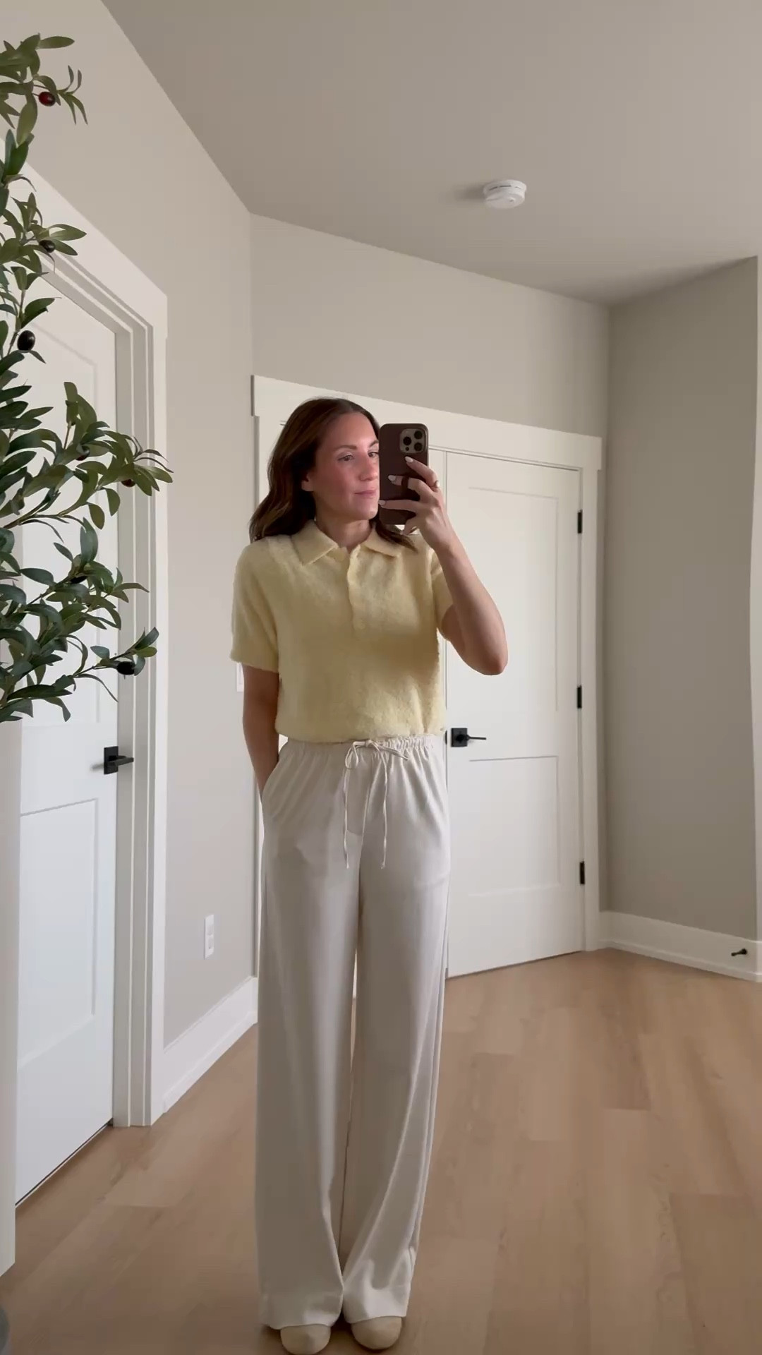 Teacher outfit idea 🍎 this combo is perfect for spring! The softest little yellow pullover and our favorite look for less pants! Wearing size small in both!

Teacher style, teacher outfit, spring style, pull on pants, outfit idea 

#LTKstyletip