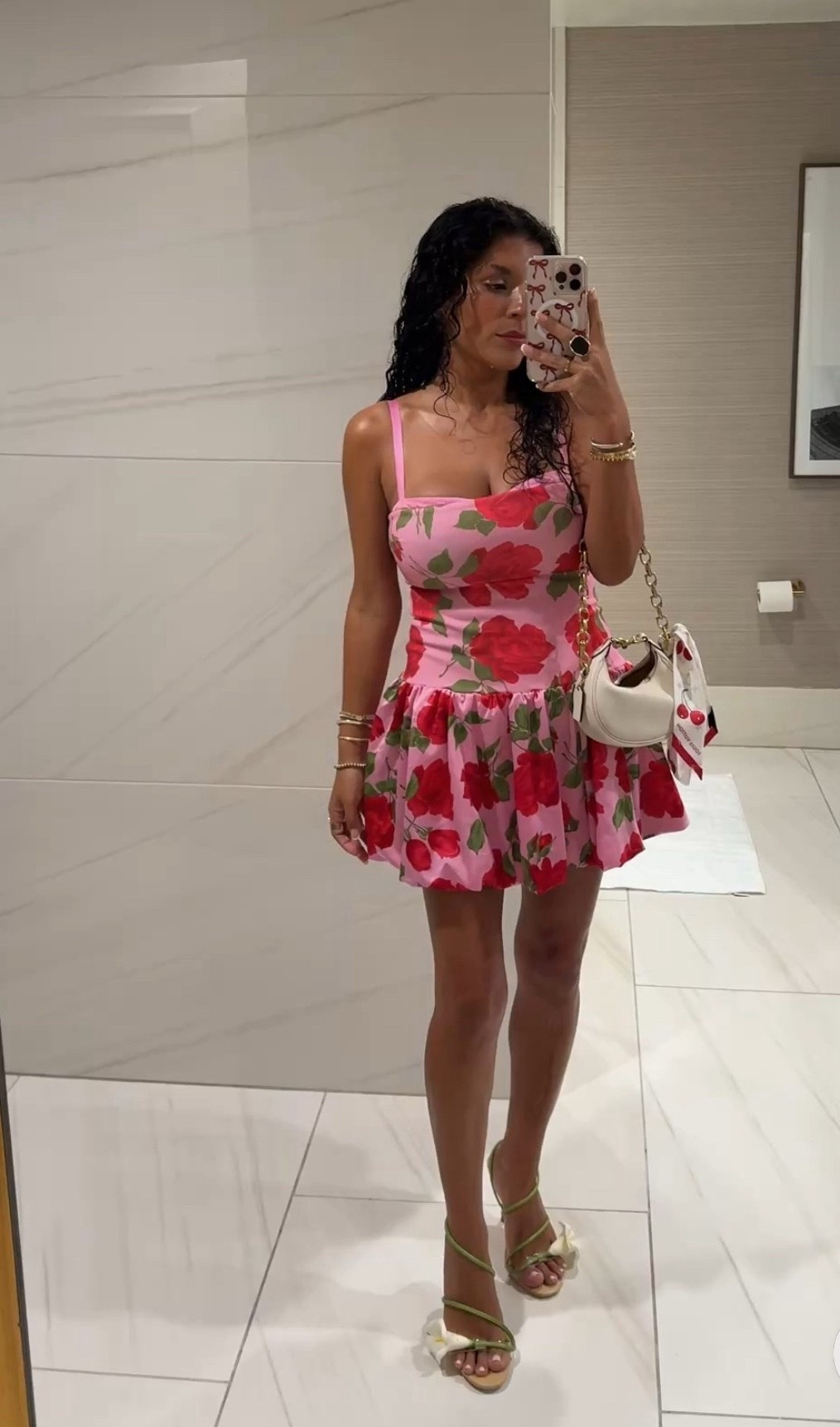 💗 If you love a dress that does all the talking… this one’s calling your name.

#coach #showmeyourmumu #dress


#LTKdayinmylife #LTKGiftGuide #LTKSeasonal