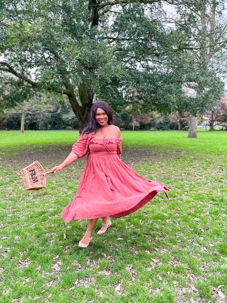 Oasis midi dress in colour auburn, is a dream spring dress. It’s underlined, and the fabric feels heavy in a high quality way. Oh, it has pockets too!

I’m a size 16 • 5’4”

I’m wearing:
👗 Oasis Midi Dress in Large | Colour Auburn
👙 Wonderbra
🩲 Control Underwear
👠 Jimmy Choo Shoes


I would wear for: 
wedding guest dress,
vacation outfit,
Easter dress, 
Resort wear, 
beach vacation, 
vacation outfit, 

#LTKeurope #LTKmidsize #LTKstyletip