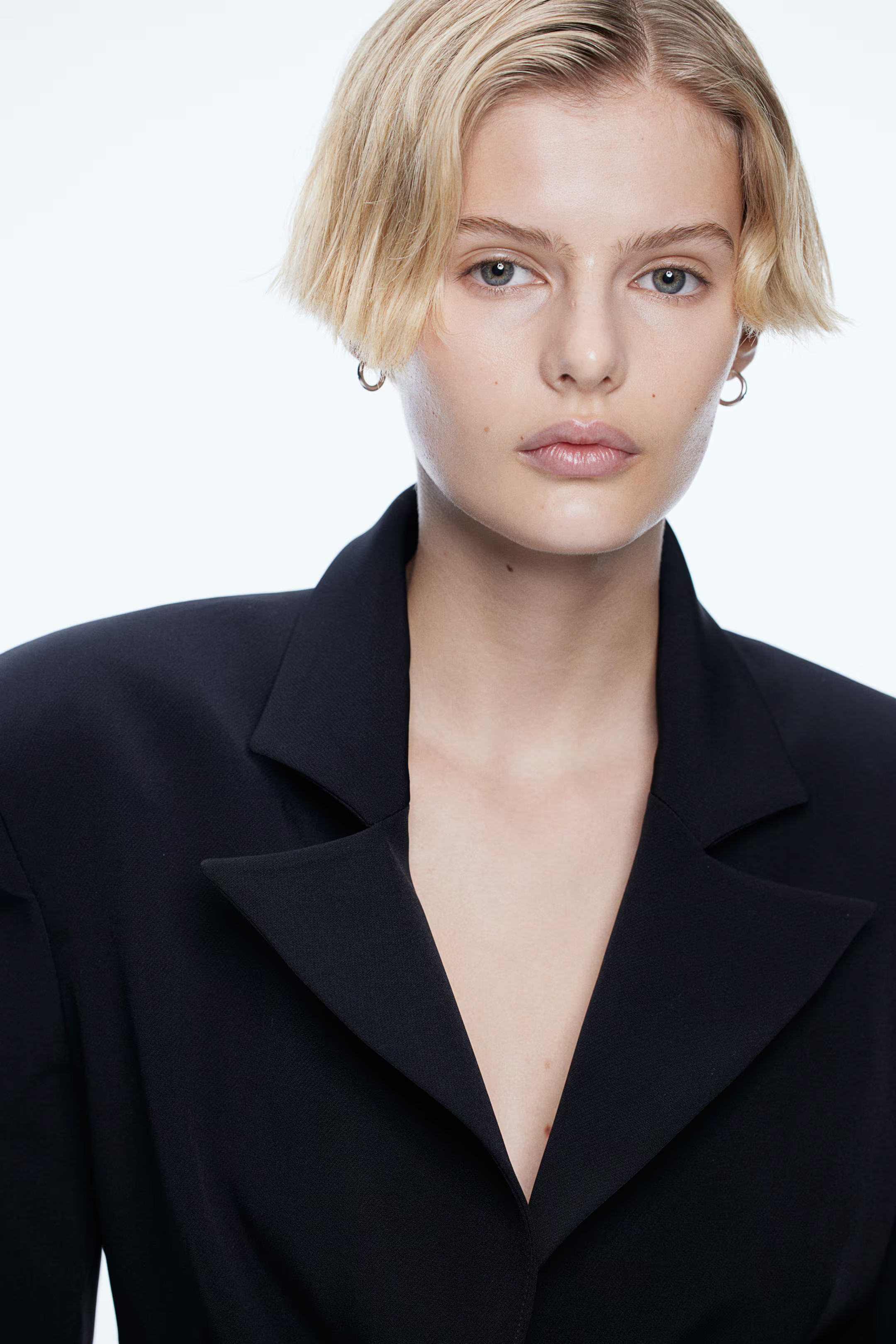 Hourglass Blazer with Engraved Button - Black - Ladies | H&M CA | H&M (US + CA)