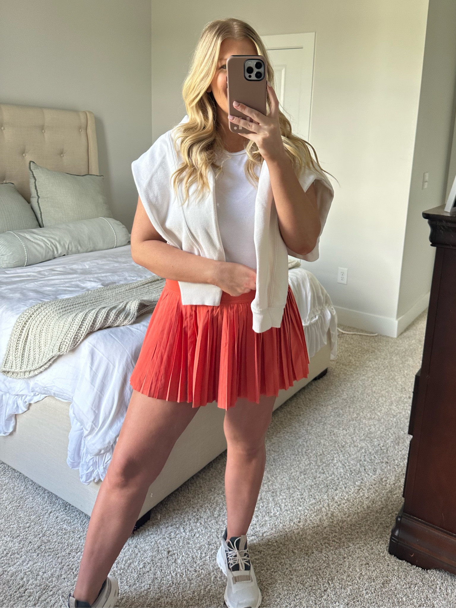 Aerie activewear 
Pleated tennis skirt 
Size m 

#LTKunder50 #LTKfit #LTKsalealert