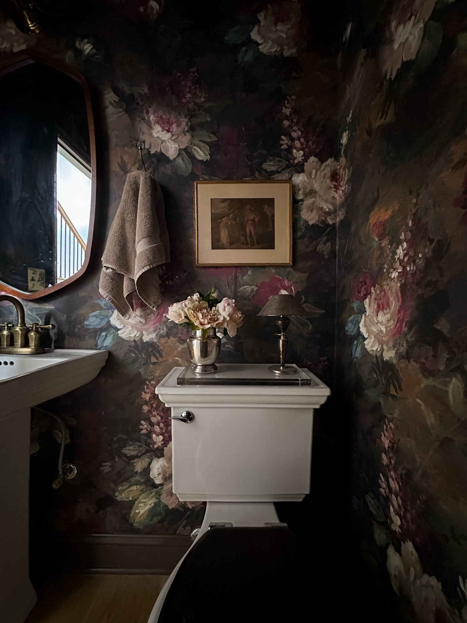 Moody powder room details 🌸

#LTKHome