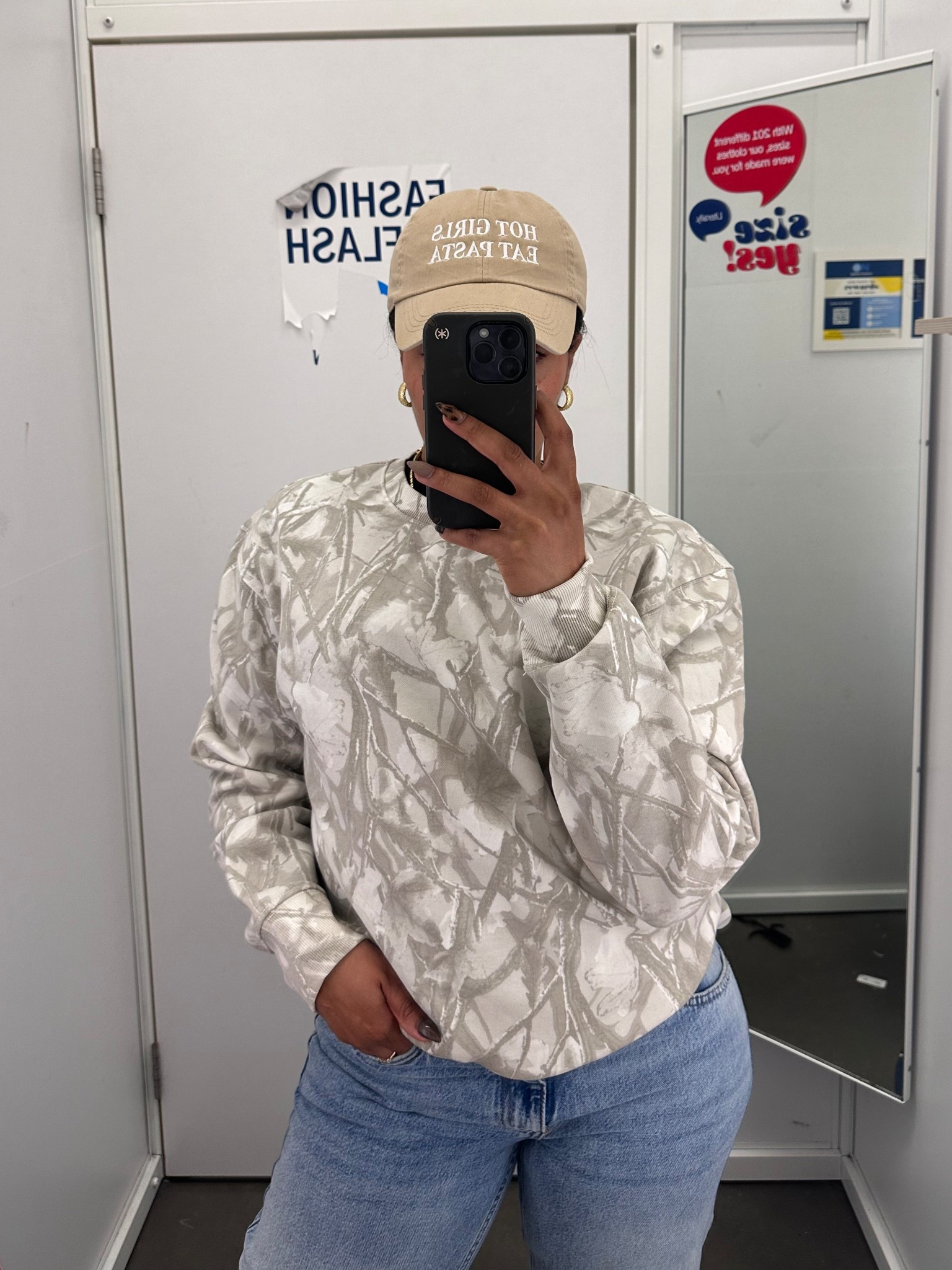 This sweatshirt for fall and winter is *chefs kiss* don’t sleep on the men’s section 

#momlife #oldnavy #camo #cozystyle #sweaterweather


#LTKSaleAlert #LTKStyleTip #LTKFindsUnder50