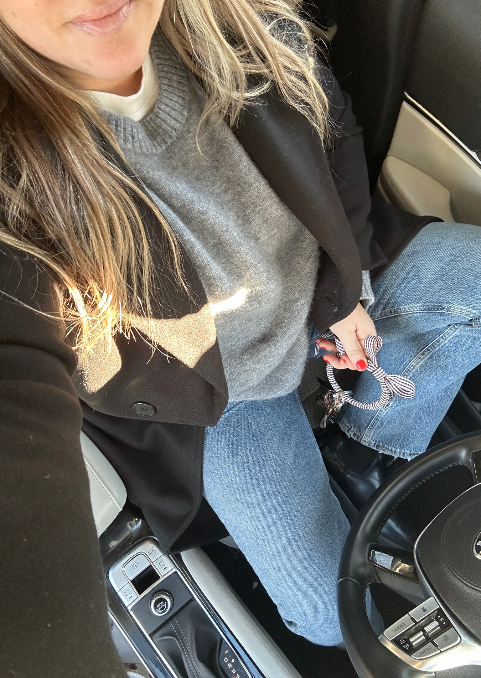 Jeans - true to size ( no stretch)

Sweater- i sized up to large ( size up 1-2 for looser fit)

Coat- go with your regular coat size ( i like a large to layer under) 

Best layering tee for crewnecks! 

Shoes- tts

#LTKSeasonal #LTKHoliday #LTKGiftGuide