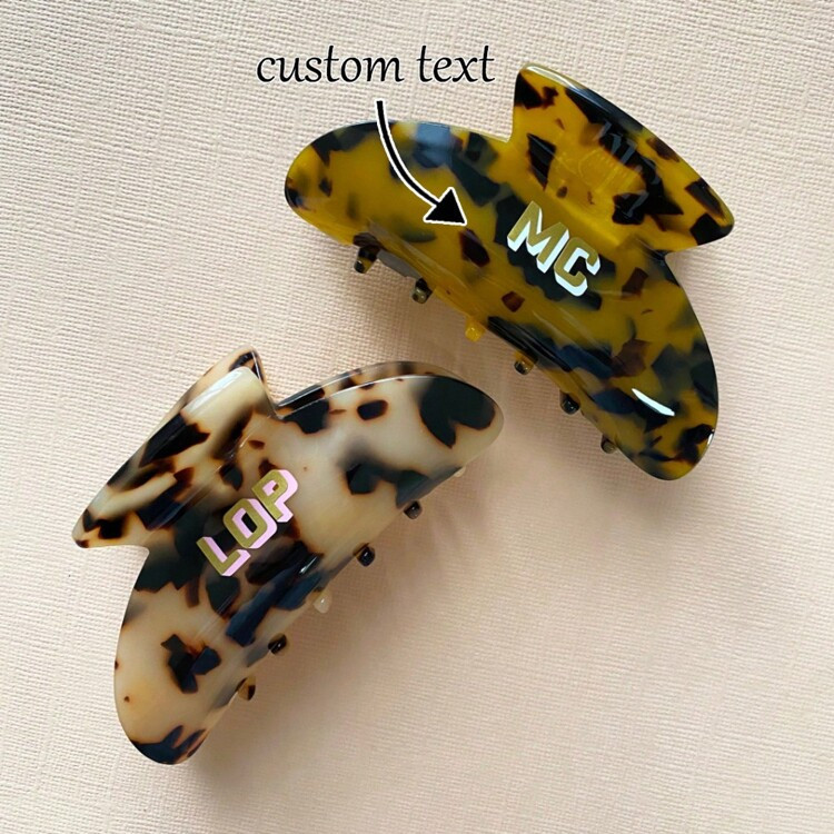 Personalized Tortoise Shell Acrylic Clip, Custom Monogrammed Claw Clip Hair Clip, Hand Gift, Bride Gift, Bridesmaid Gift, Wedding Decoration, Back To School Season, Birthday Gift, School Supplies, Back To School Discount, Mother's Day Gift, Gift For Her, , Colorful, Cute, Adorable, Funny, Kawaii, Y2K, Stylish, Unisex, Casual, Custom, Personalized, Unique, Customized, Ideal Gifts For Him, Ideal Gifts For Her, Her, Boyfriend, Girlfriend, Family, Friends,School Supplies,Back To School,School Gift,For Office,For School,For Classroom,For Teacher Gifts,For University,For Colleague,For Dorm Rooms,For Teacher,For Boys And Girls,For Teenagers,Junior High School Students,Middle School Students,High School Senior High School Students,College Students,University Students,Freshman,Sophomore,Underclassmen | SHEIN