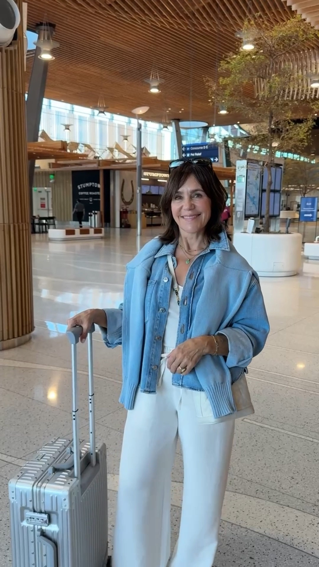 Off to London for the night and then straight to Italy with the whole fam! This is what I’m wearing for our long travel day✈️🤍

#LTKootd #LTKTravel #LTKOver40
