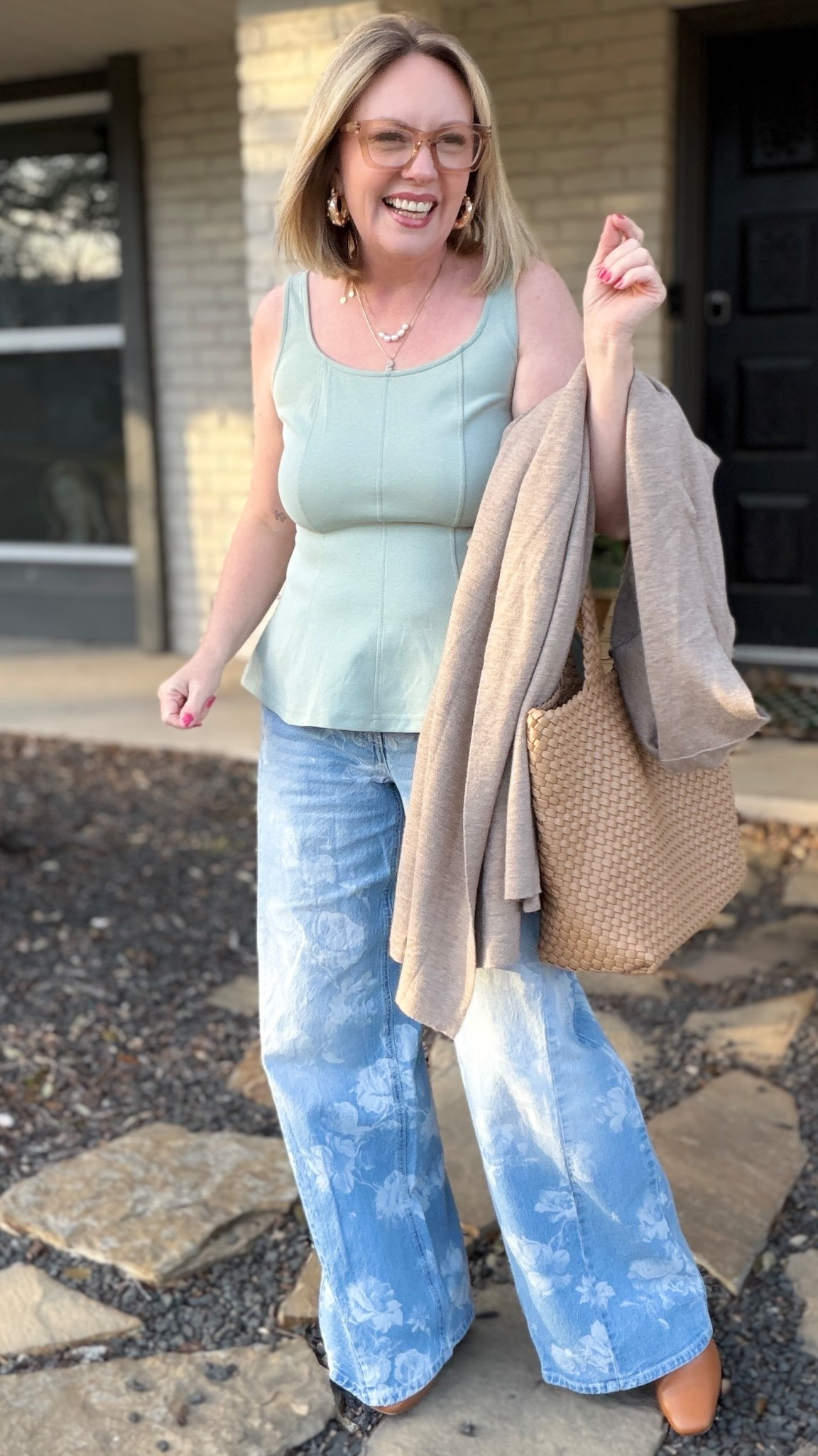 Medium top & sweater; 6 jeans 

#LTKPetite #LTKFindsUnder50 #LTKOver40