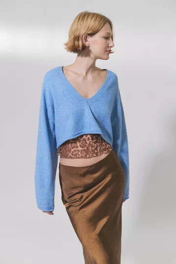 BDG Valeria Cropped V-Neck Sweater | Urban Outfitters (US and RoW)